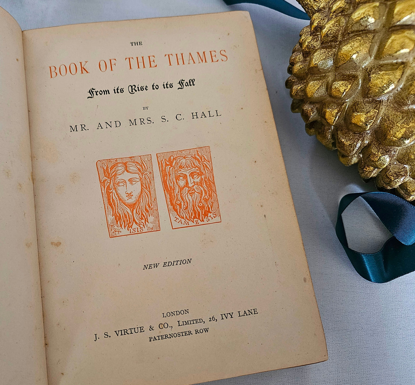 1877 The Book of the Thames From Its Rise to its Fall by Mr & Mrs Hall / JS Virtue, London / Richly Illustrated / With WEAR to the Leather