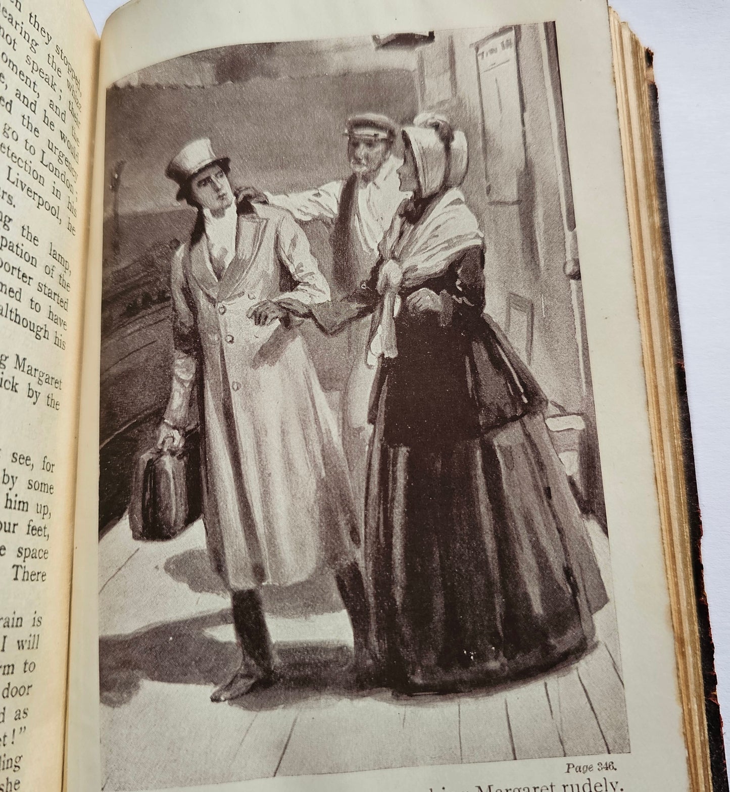 1920s North and South by Elizabeth Gaskell / Collins Clear-Type Press, London / Leather Bound Antique Book / Illustrated / WITH SOME WEAR