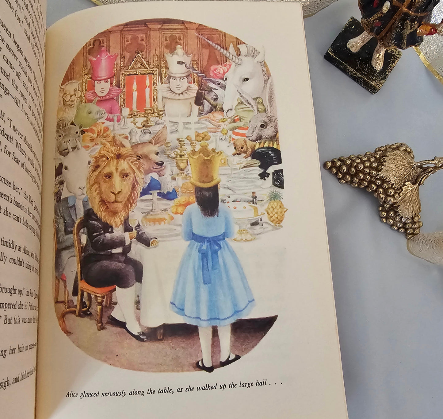 1975 Alice's Adventures in Wonderland and Through The Looking Glass by Lewis Carroll / Purnell Books / Colour Illustrations / Vintage Book