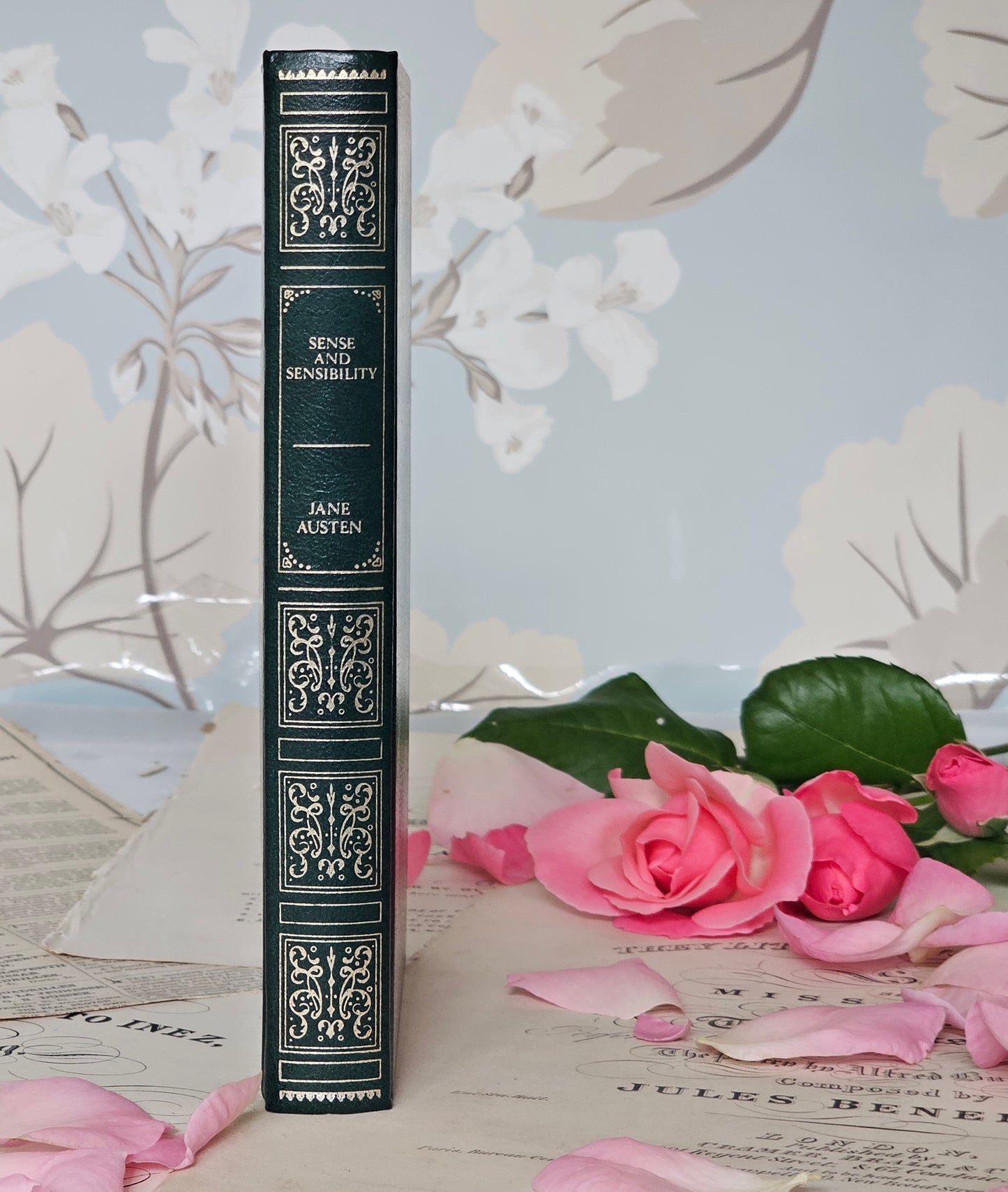 1980 Sense and Sensibility by Jane Austen / Guild Publishing, London  / Dark Green Faux Leather & Gilt / Lovely Vintage Book