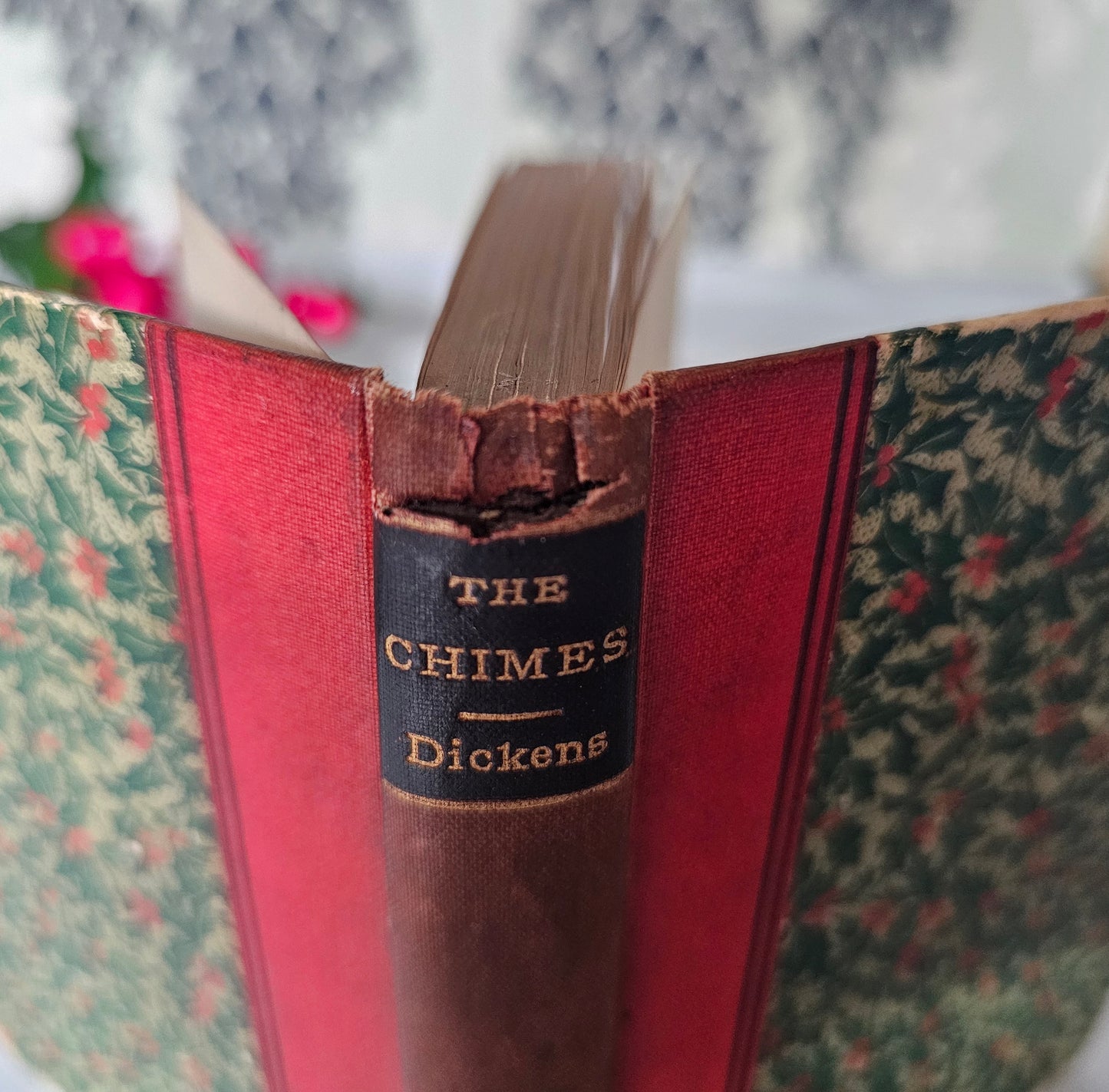 1886 The Chimes by Charles Dickens / Routledge's Pocket Library, London / Charming POCKET-SIZED Book / Illustrated / Christmas Book