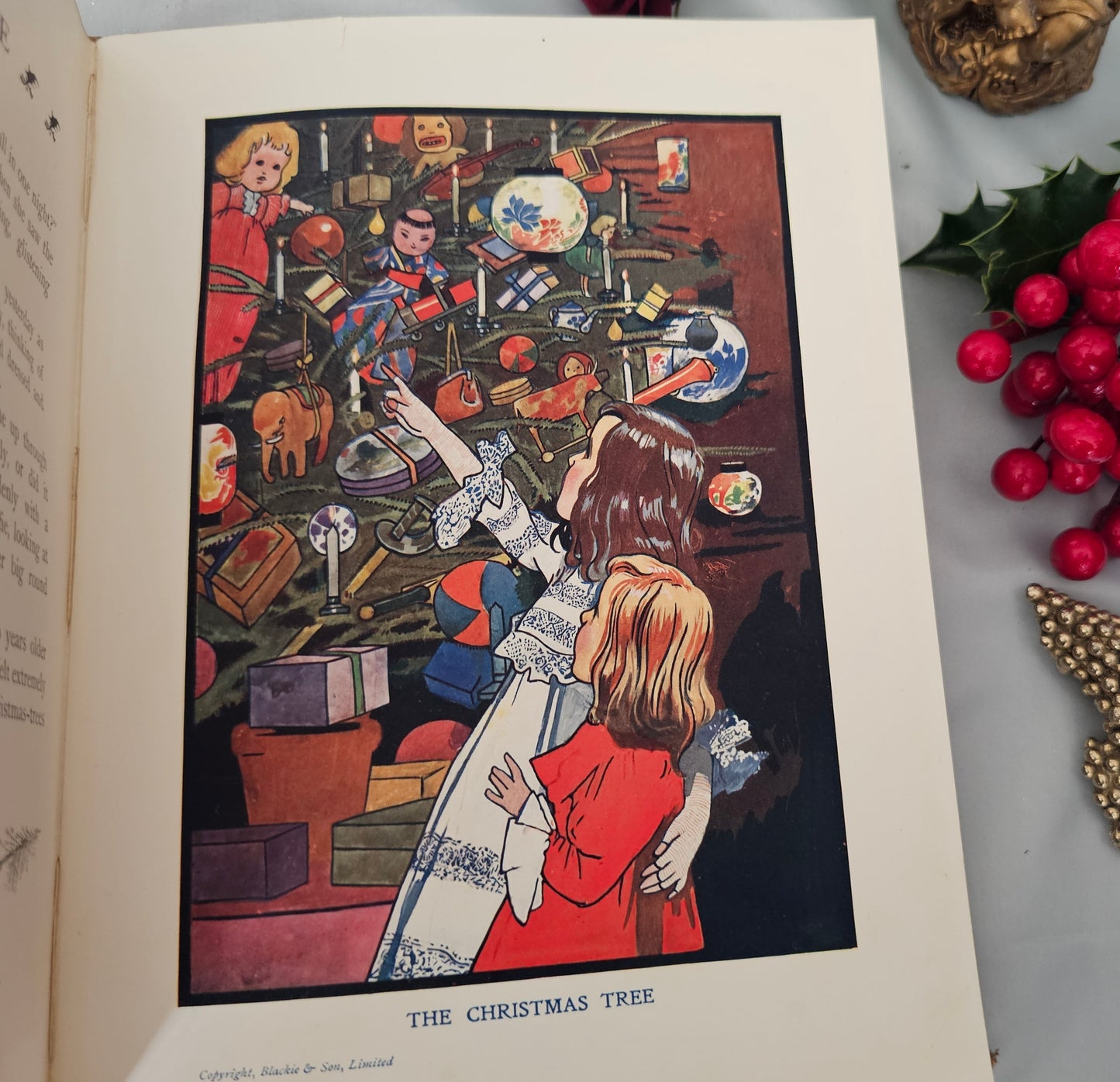 1906 The Child's Christmas / Brilliantly Illustrated by Charles Robinson / Tells the Story of an English Family's Old-Fashioned Christmas