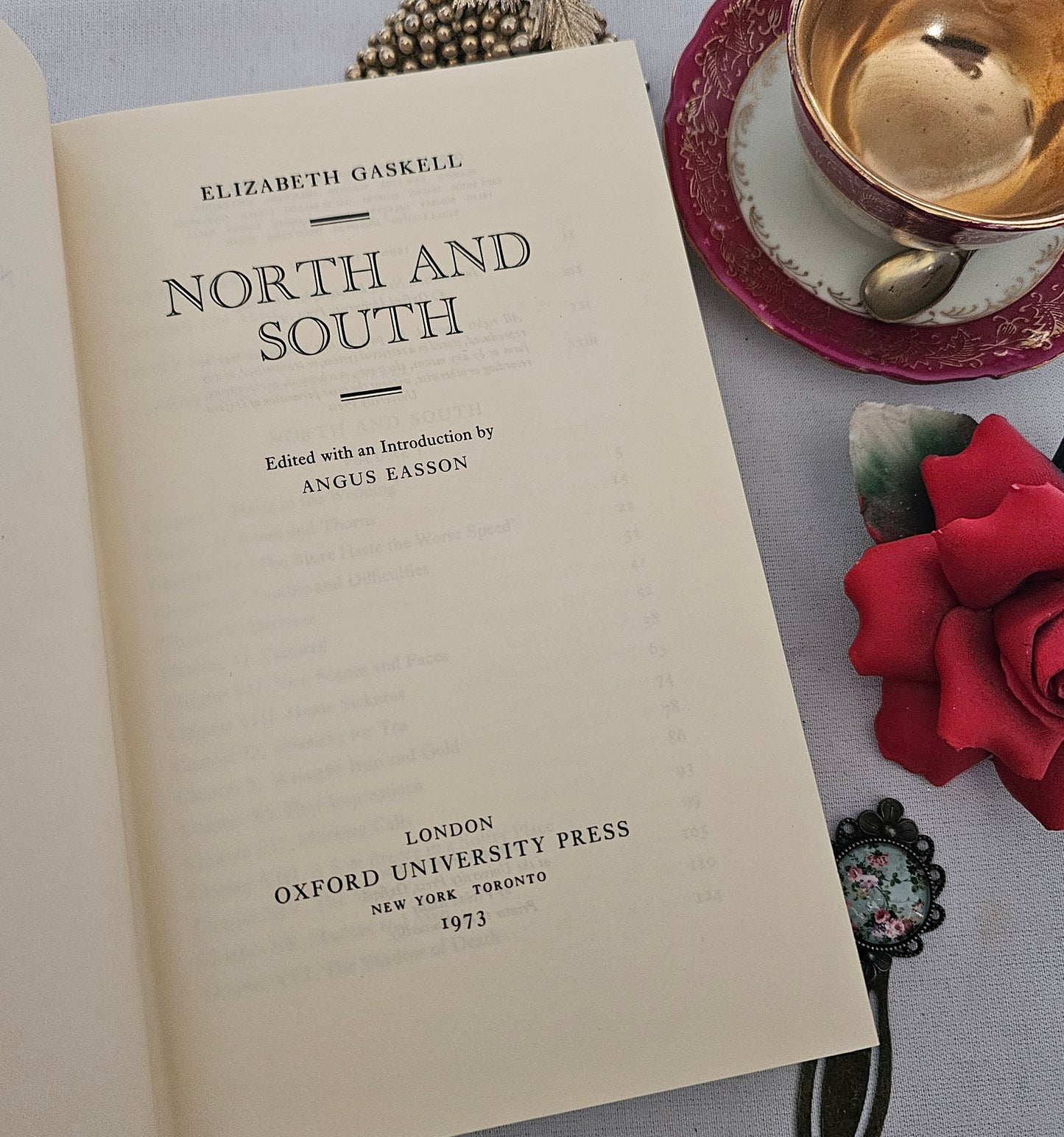 1972 North and South by Elizabeth Gaskell / Oxford University Press, London / Original Dust Wrapper / Extra Background and Notes