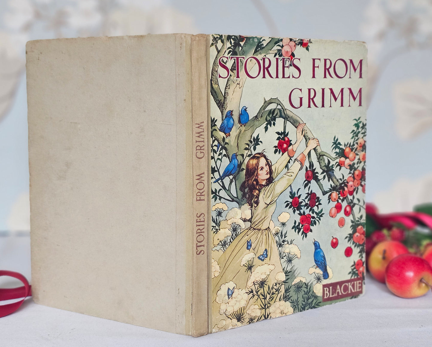 1950s Stories From Grimm / 16 Full Page Colour Plates by Harry Theaker / Vintage Fairy Tale Book / Good Condition / Snow White & Rose Red etc.