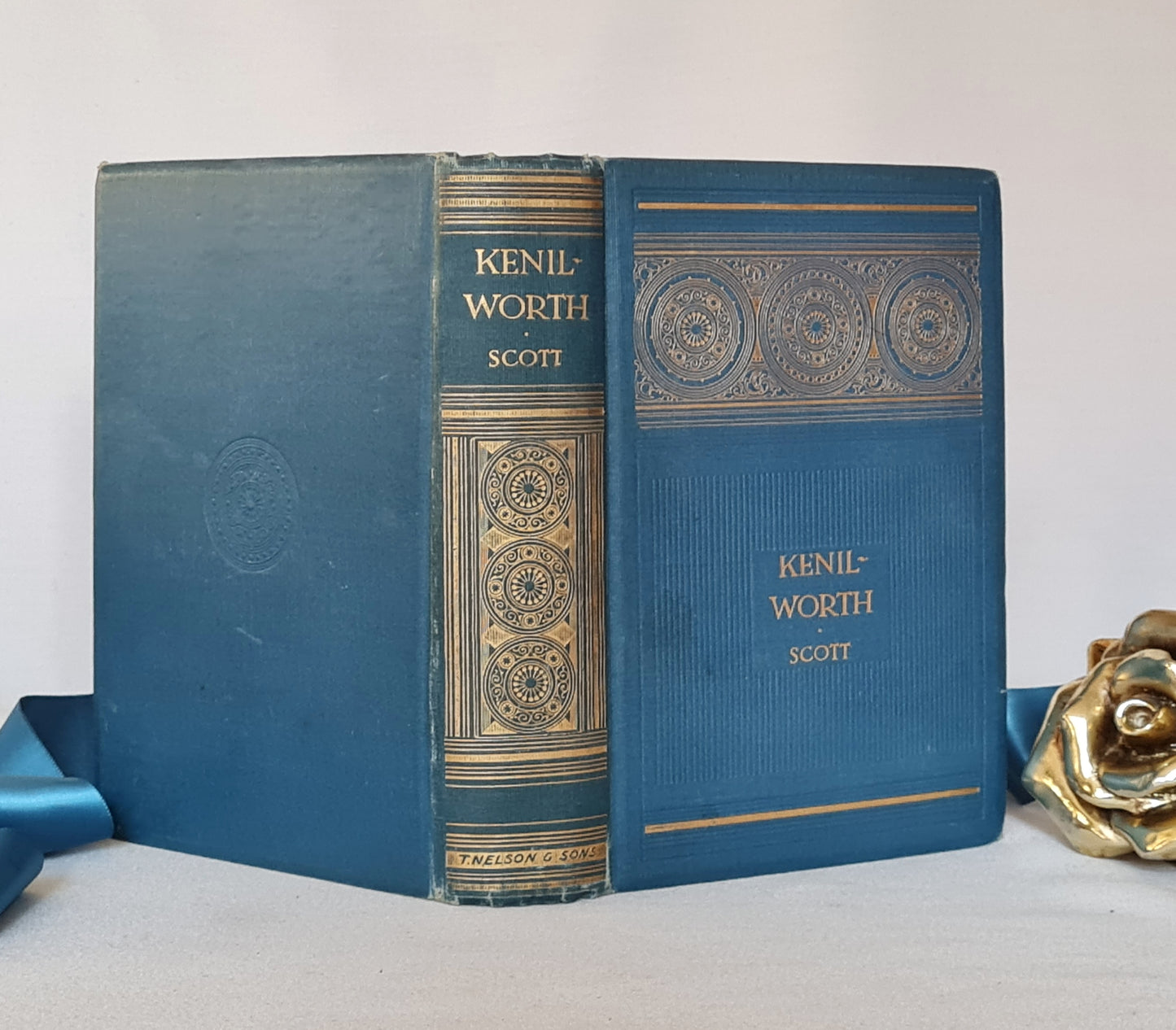 1900s Kenilworth by Sir Walter Scott / Thomas Nelson & Sons London / Charming Antique Historical Fiction Book / Illustrated / Good Condition