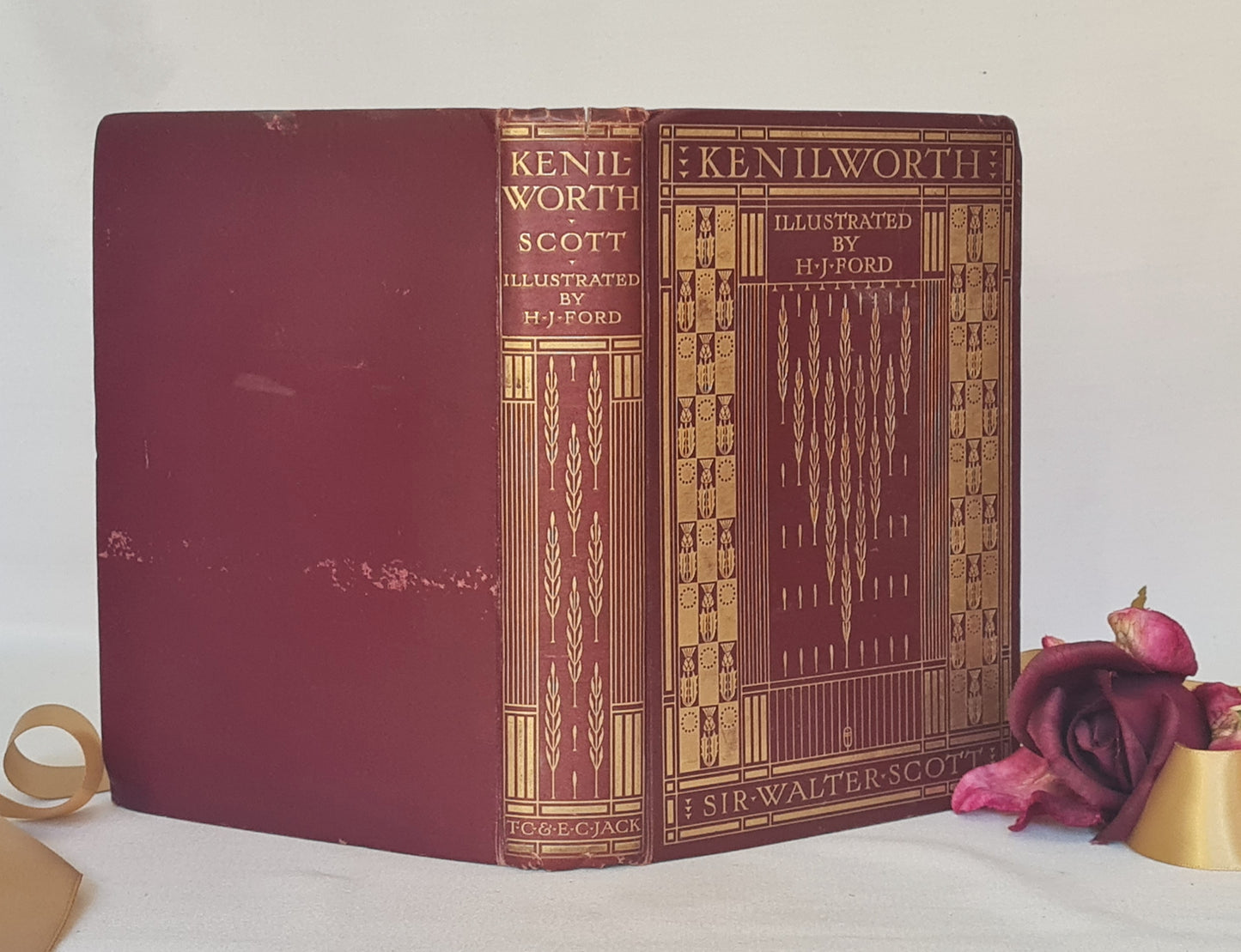 1918 Kenilworth by Sir Walter Scott / TC & EC Jack, London / Twelve Colour Plates / Decorative Boards / In Good Condition