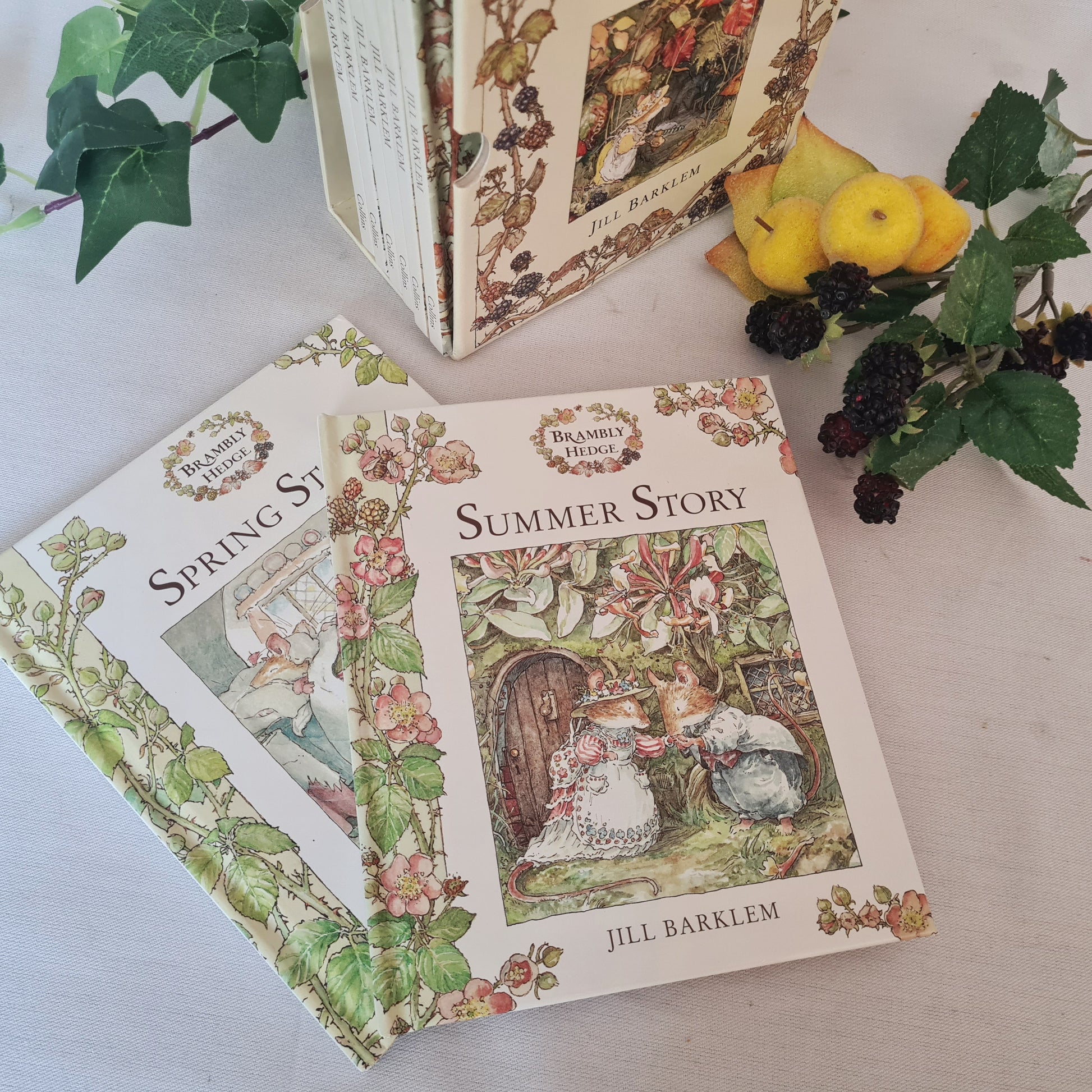 Winter Story (Brambly Hedge) - Read-Aloud Revival ® with Sarah Mackenzie
