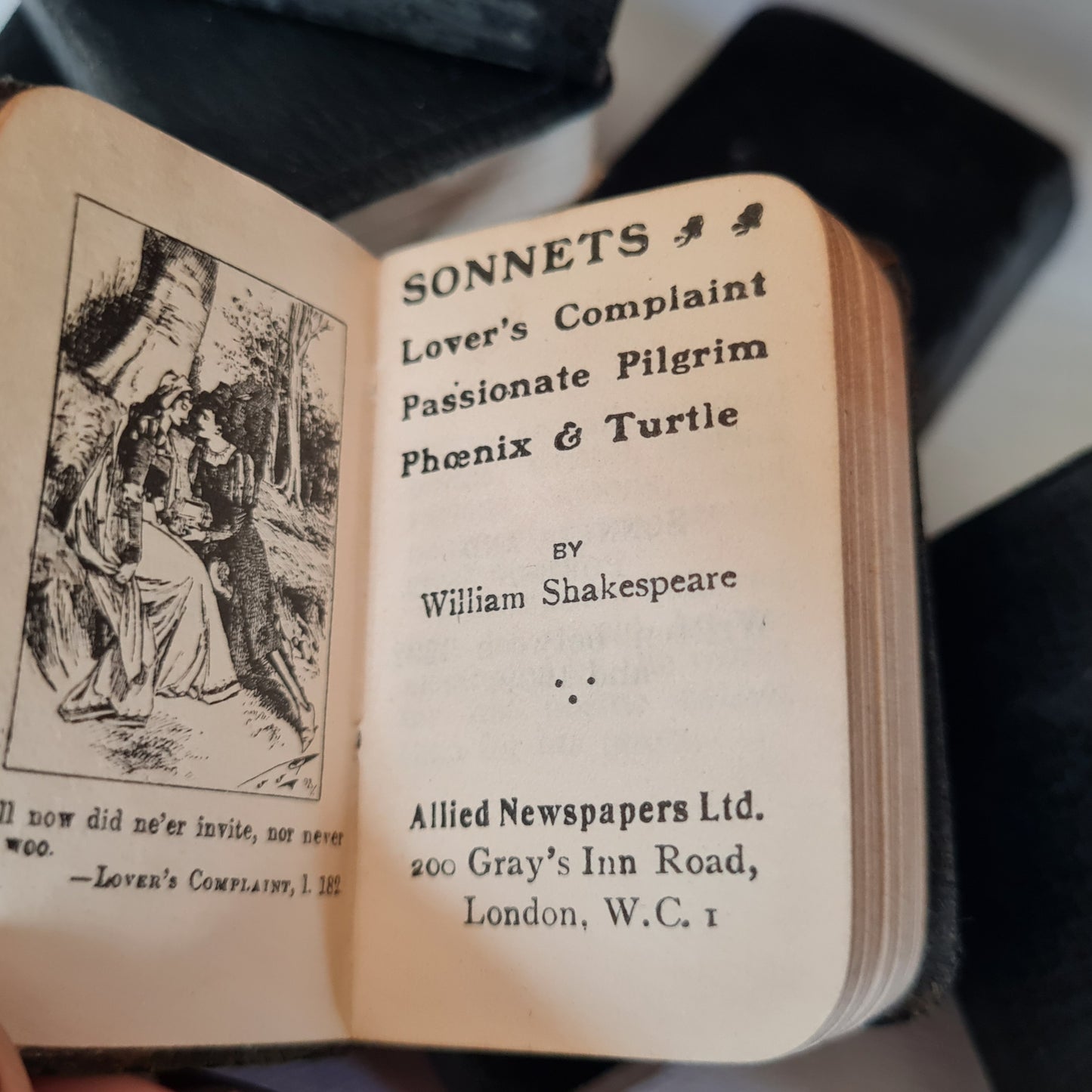 1932 The Miniature Works of Shakespeare Set / Allied Newspapers / Housed in Wooden Bookshelf (Included) / 1st Edition Thus / Good Condition