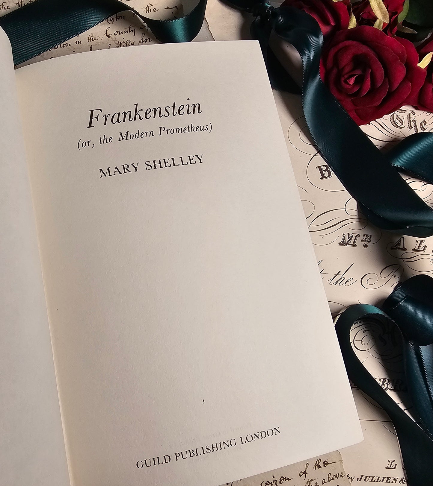 1980 Frankenstein by Mary Shelley / Guild Publishing London / Green Faux Leather and Gilt / Elegant Vintage Edition / In Good Condition