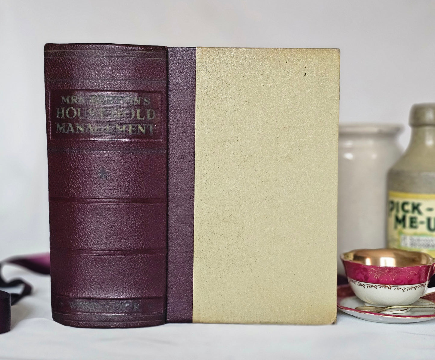 1949 Mrs Beeton's Household Management A Complete Cookery Book / Ward Lock & Co. / Vintage Book / In Excellent Condition / 16 Colour Plates