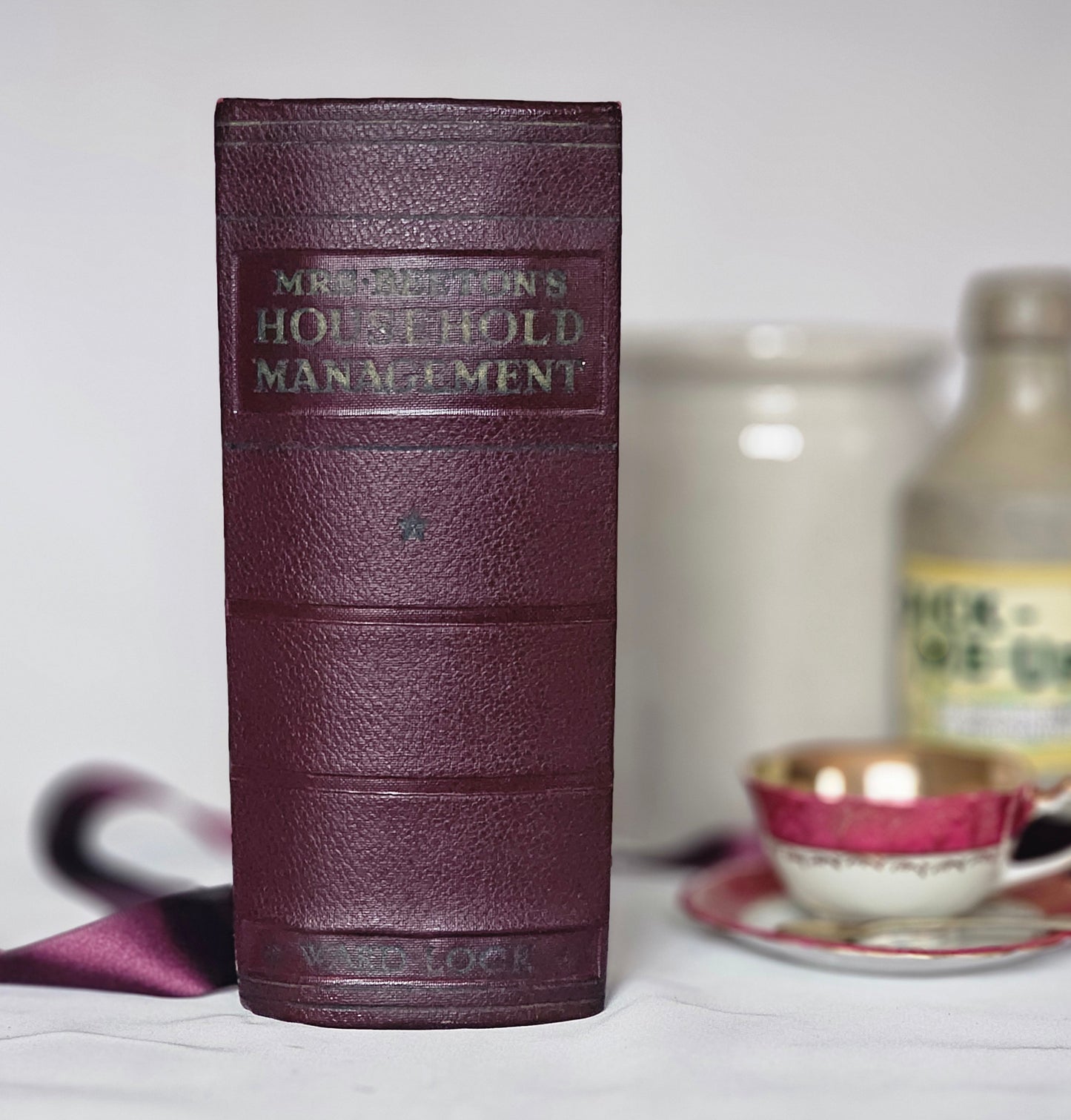 1949 Mrs Beeton's Household Management A Complete Cookery Book / Ward Lock & Co. / Vintage Book / In Excellent Condition / 16 Colour Plates