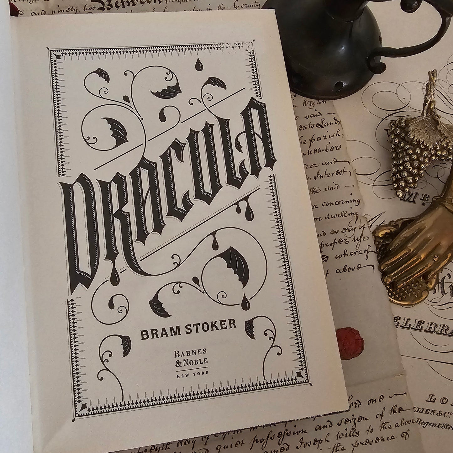 2011 Dracula by Bram Stoker / Barnes and Noble, New York / In Good Condition