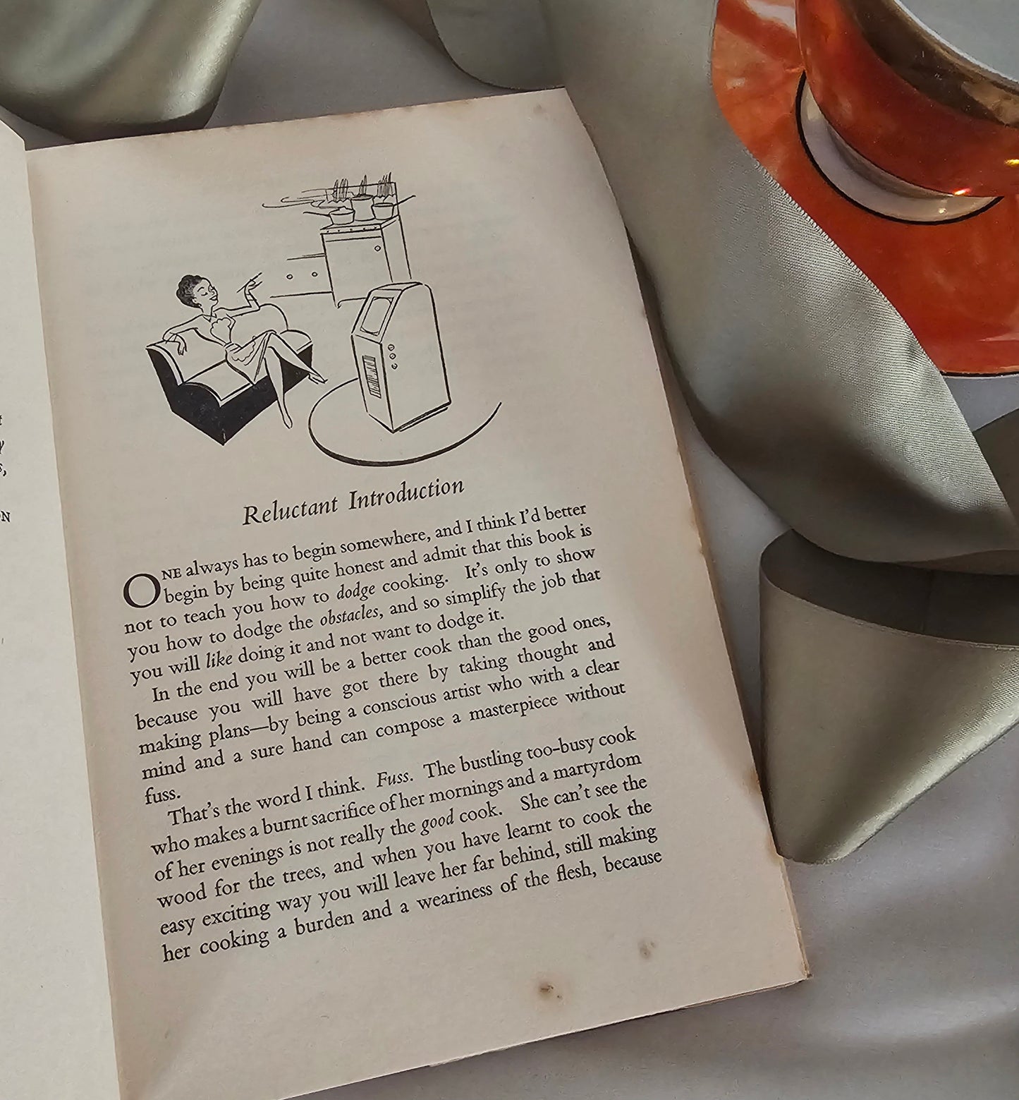 1953 The Reluctant Cook by Ethelind Fearon / First Edition, Herbert Jenkins, London / Light-Hearted Cookbook Wittily Written / Dust Wrapper