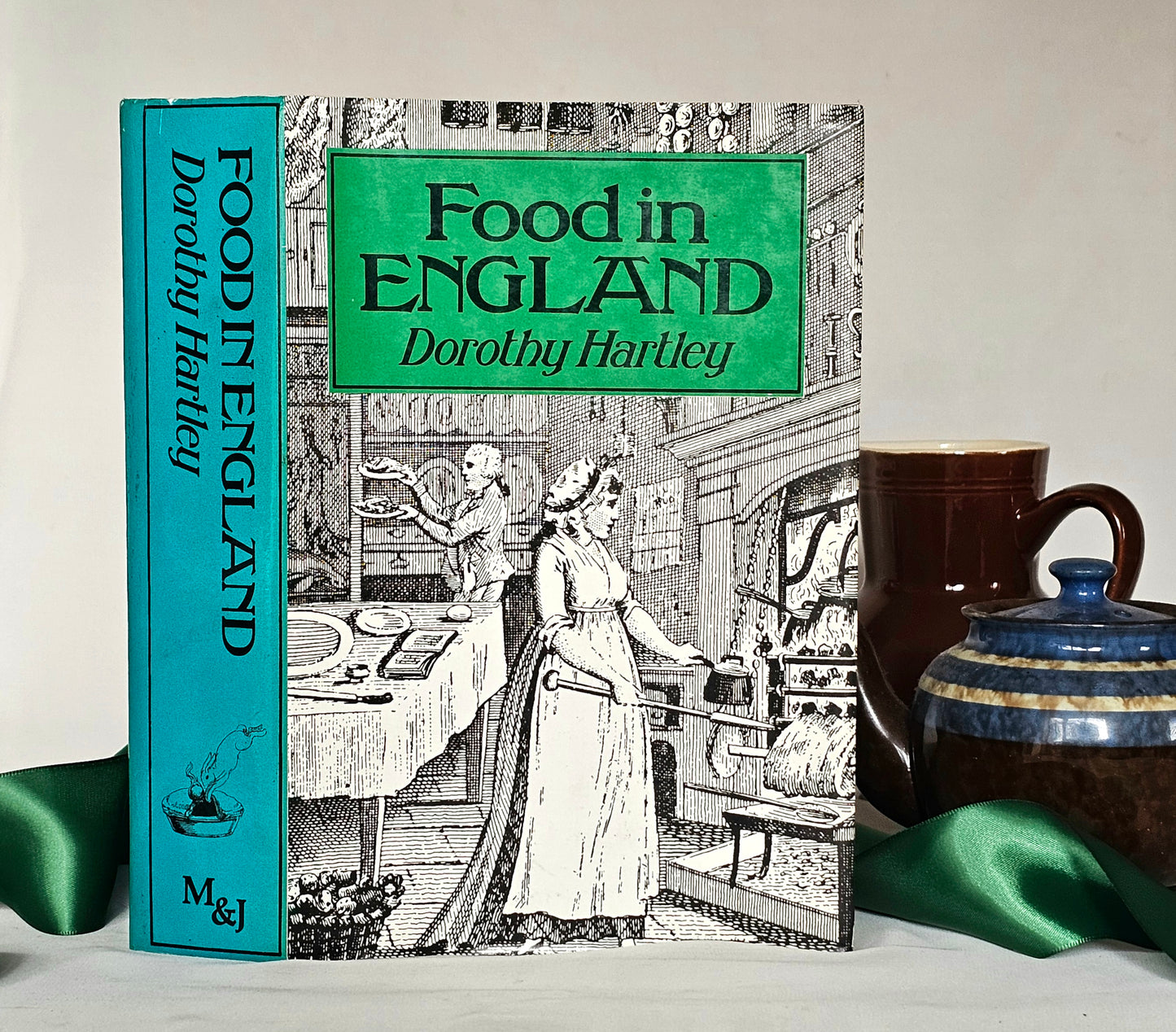 1979 Food in England by Dorothy Hartley / Macdonald, London / Culinary Classic in Very Good Condition / Richly Illustrated Throughout