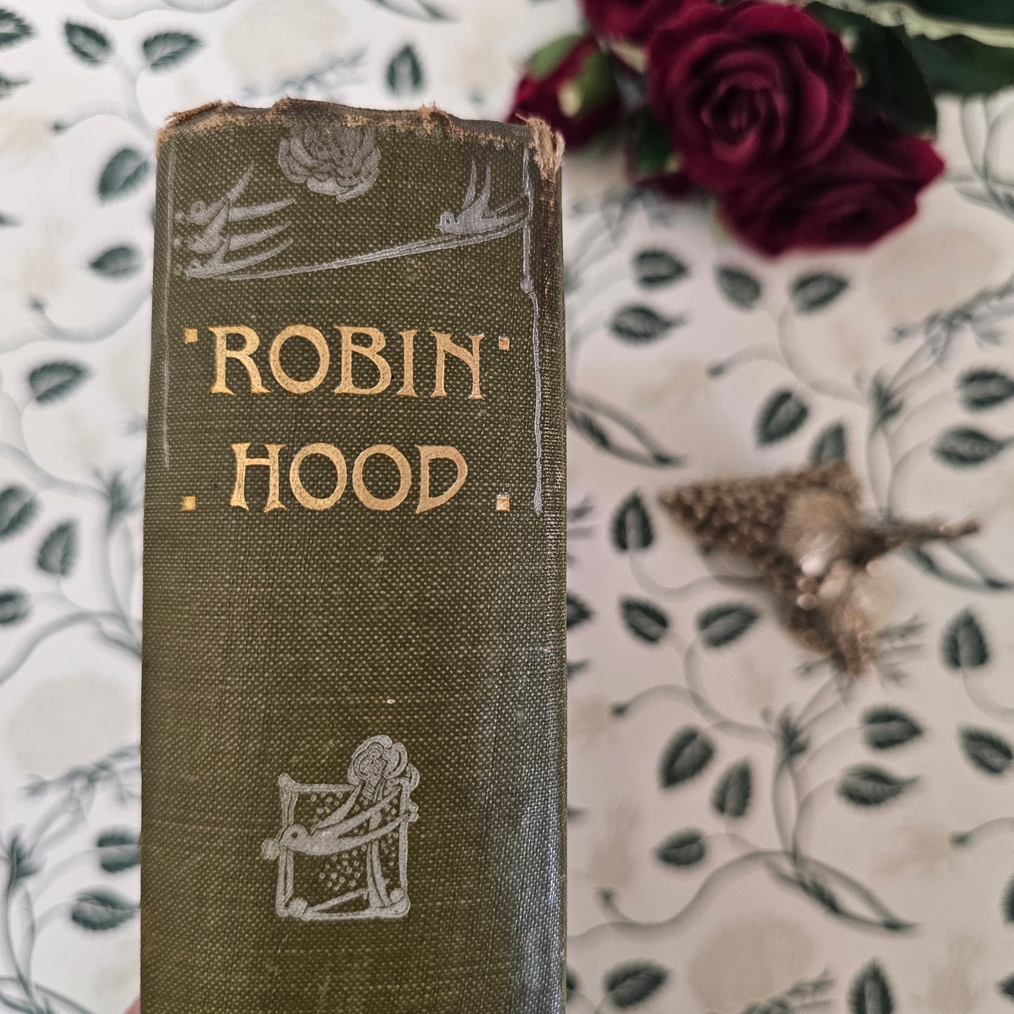 1904 The Life and Adventures of Robin Hood by John B Marsh / George Routledge, London / Cover Design by Jessie M King / Richly Illustrated