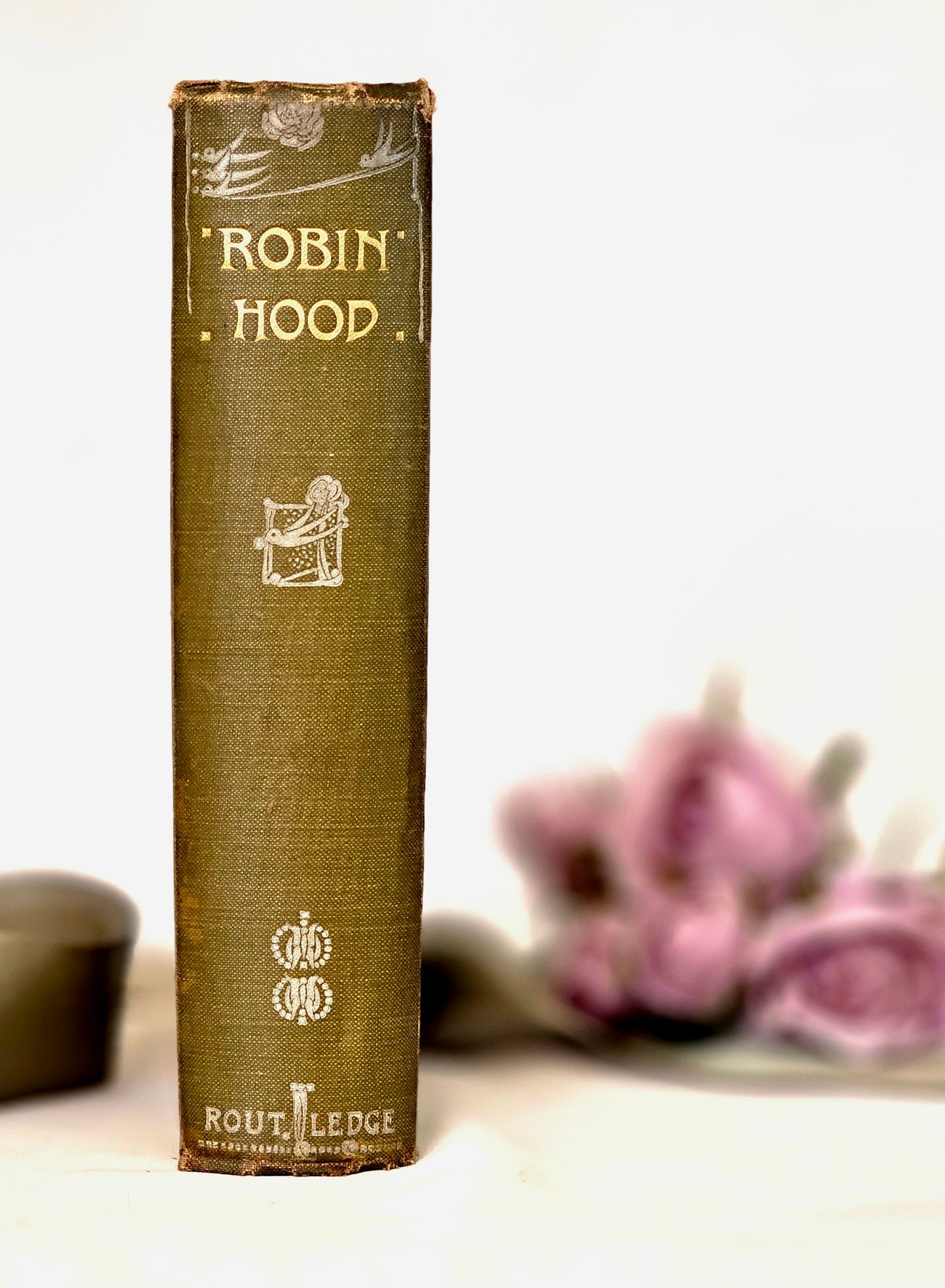 1904 The Life and Adventures of Robin Hood by John B Marsh / George Routledge, London / Cover Design by Jessie M King / Richly Illustrated