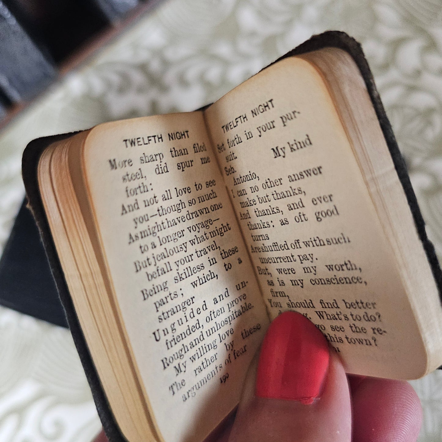 1932 The Miniature Works of Shakespeare Set / Allied Newspapers / Housed in Wooden Bookshelf (Included) / 1st Edition Thus / Good Condition