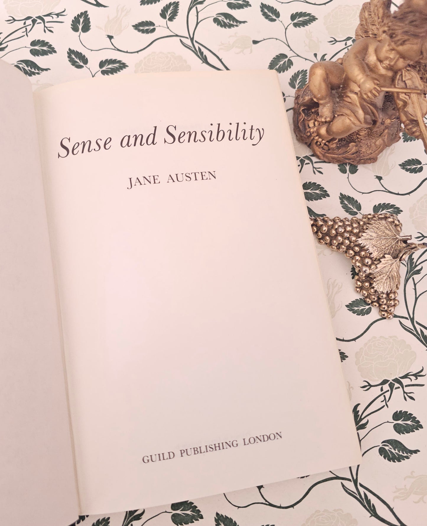 1980 Sense & Sensibility by Jane Austen / Guild Publishing, London / Excellent Condition / Green Faux Leather and Gilt / Vintage Austen Book