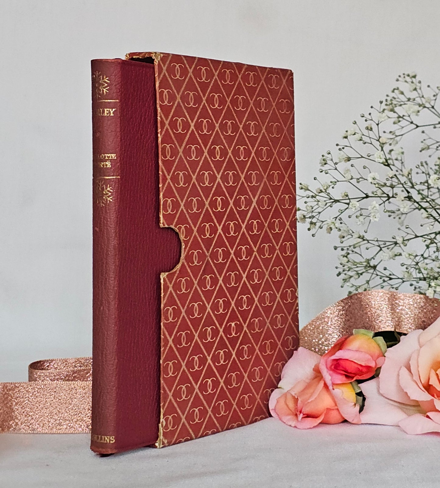1953 Shirley by Jane Austen / Collins, London / Elegant Vintage Faux Leather Copy in Original Slipcase Box / In Very Good Condition