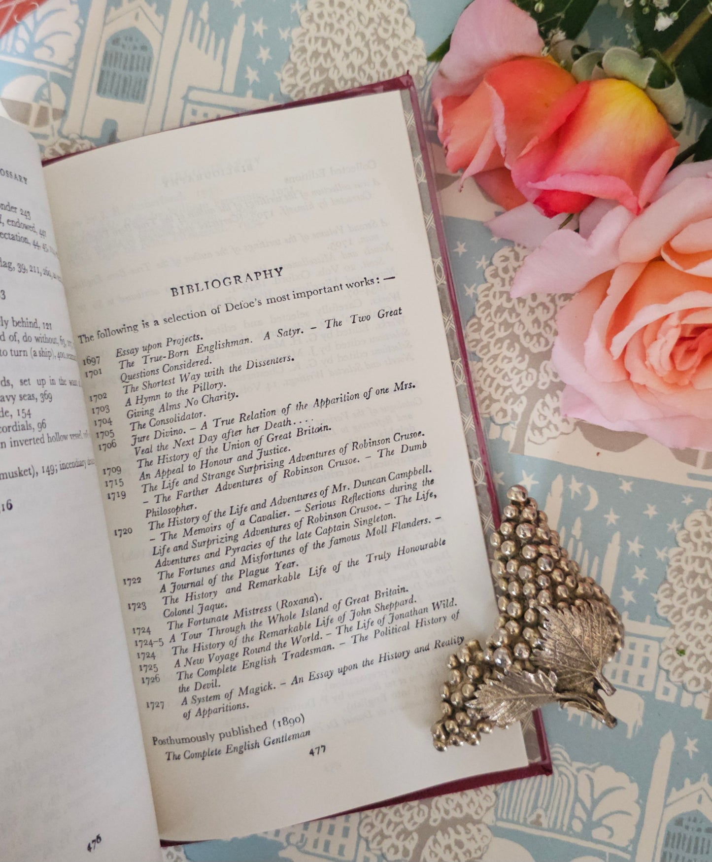1969 Robinson Crusoe by Daniel Defoe / Collins, London / Elegant Vintage Faux Leather Copy in Original Slipcase Box / In Excellent Condition