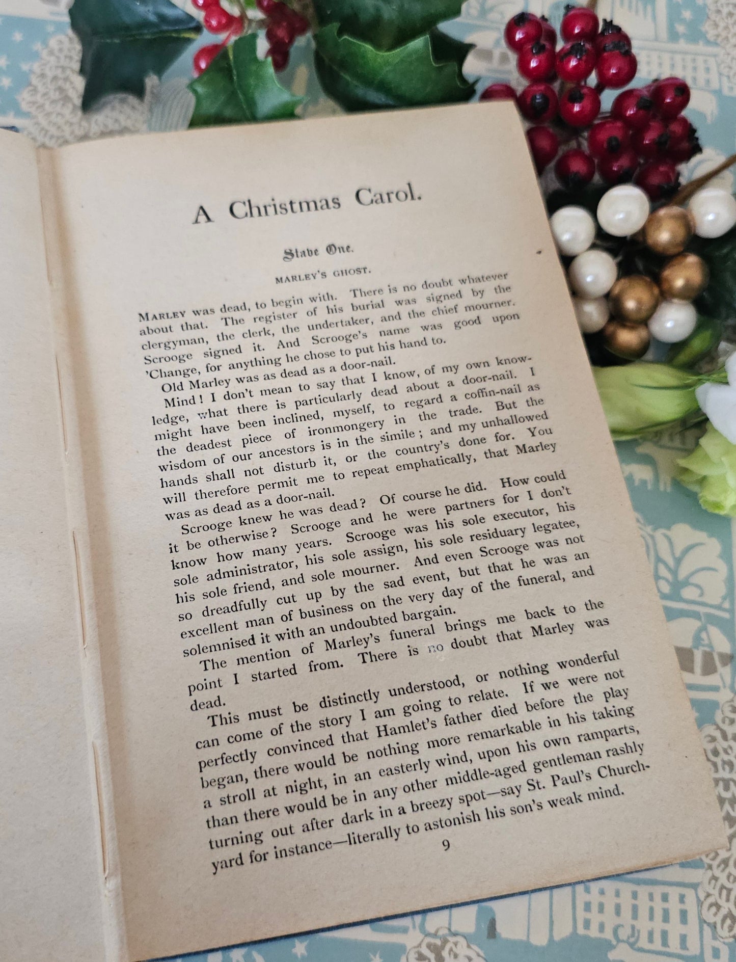 1900s Christmas Books by Charles Dickens / A Christmas Carol etc. / Collins Clear-Type Press, London / In Good Condition / Illustrated