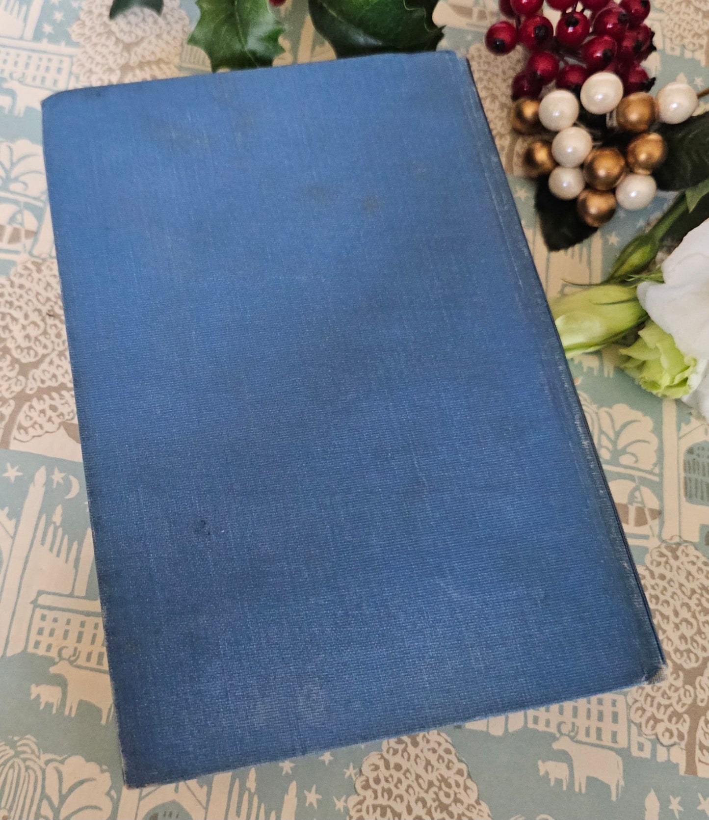 1900s Christmas Books by Charles Dickens / A Christmas Carol etc. / Collins Clear-Type Press, London / In Good Condition / Illustrated