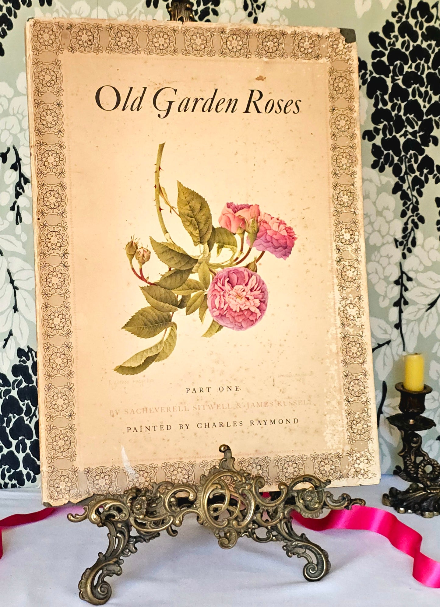 Antique Italian Rococo Style Brass Display Easel / In Good Condition / Can Be Used To Display Mirrors, Paintings, Books etc.