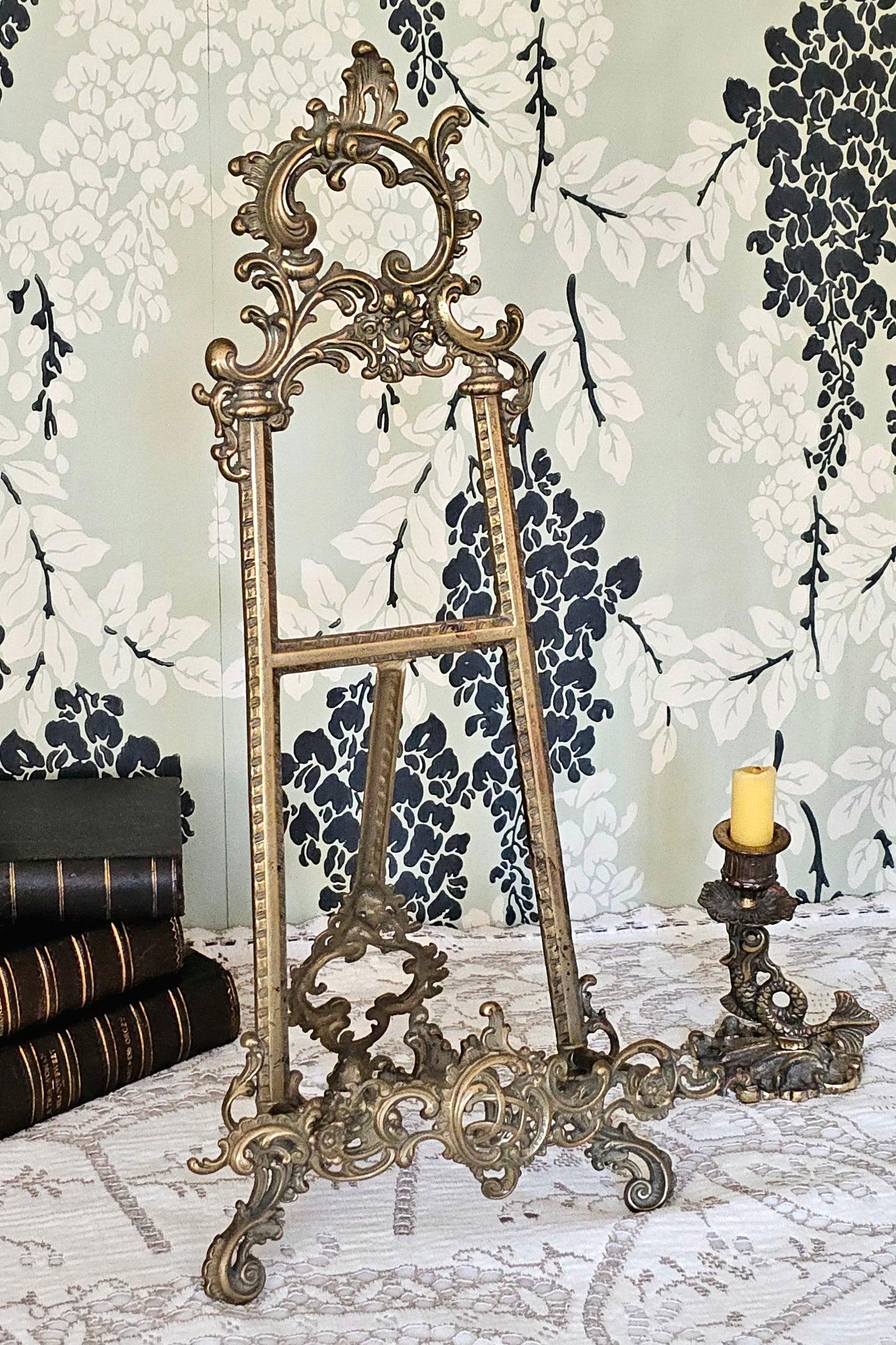 Antique Italian Rococo Style Brass Display Easel / In Good Condition / Can Be Used To Display Mirrors, Paintings, Books etc.