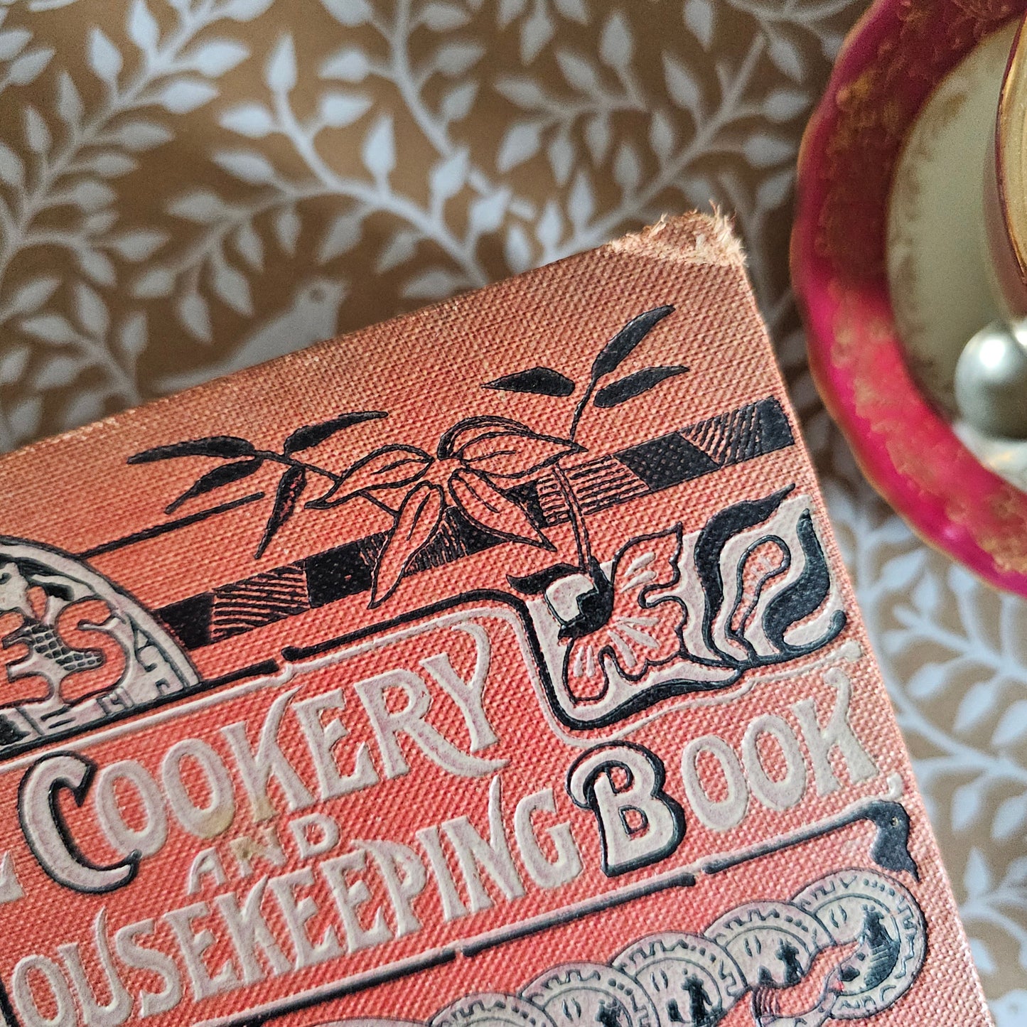 c1900 Warne's Model Cookery - With Complete Instructions in Household Management / Frederick Warne & Co., London / Four Colour Plates