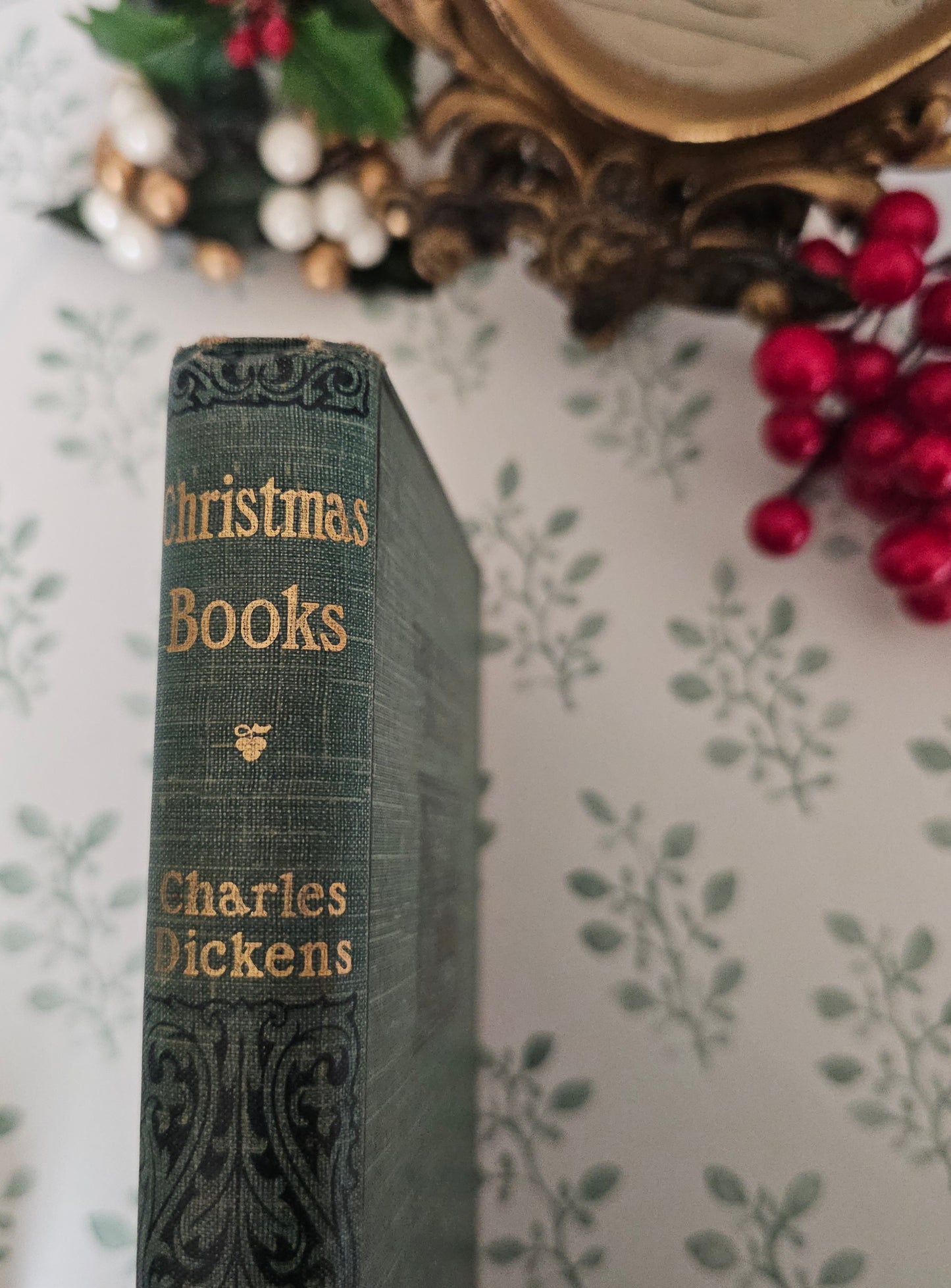 1903 Christmas Books by Charles Dickens: Fireside Edition, Illustrated