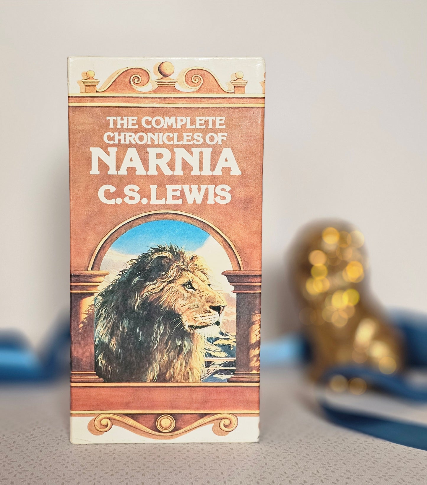 1989 Vintage Boxed Set Complete Chronicles of Narnia - Illustrated