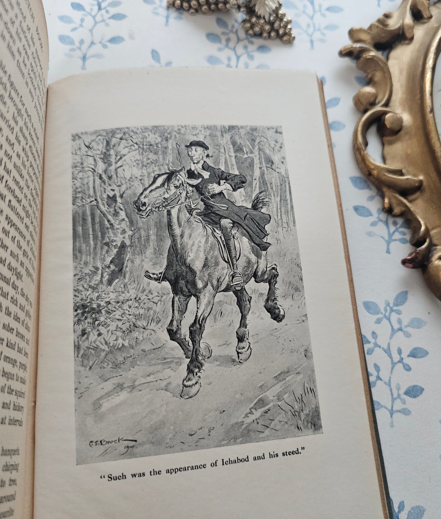 1890s The Sketch Book of Geoffrey Crayon by Washington Irving - Illustrated Antique Book