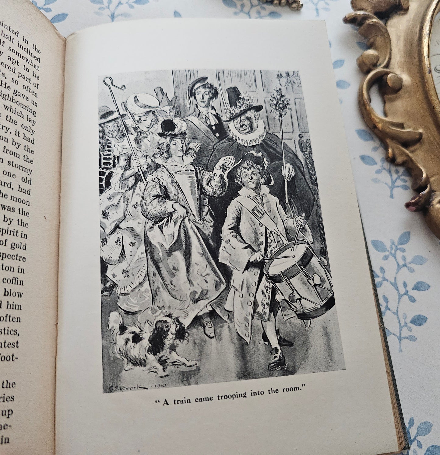 1890s The Sketch Book of Geoffrey Crayon by Washington Irving - Illustrated Antique Book