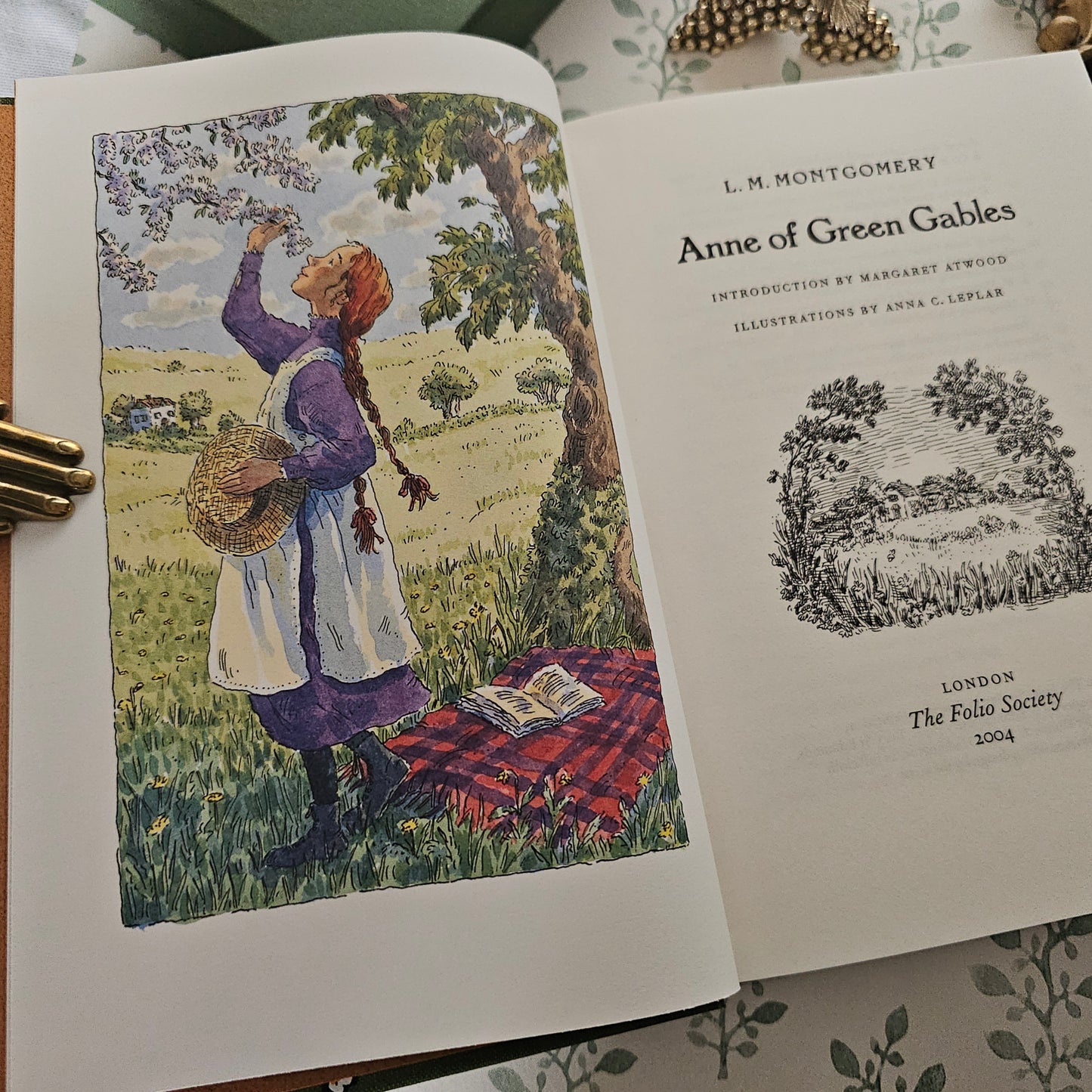 2004 Anne of Green Gables by L.M. Montgomery - Illustrated Deluxe Edition in Slipcase