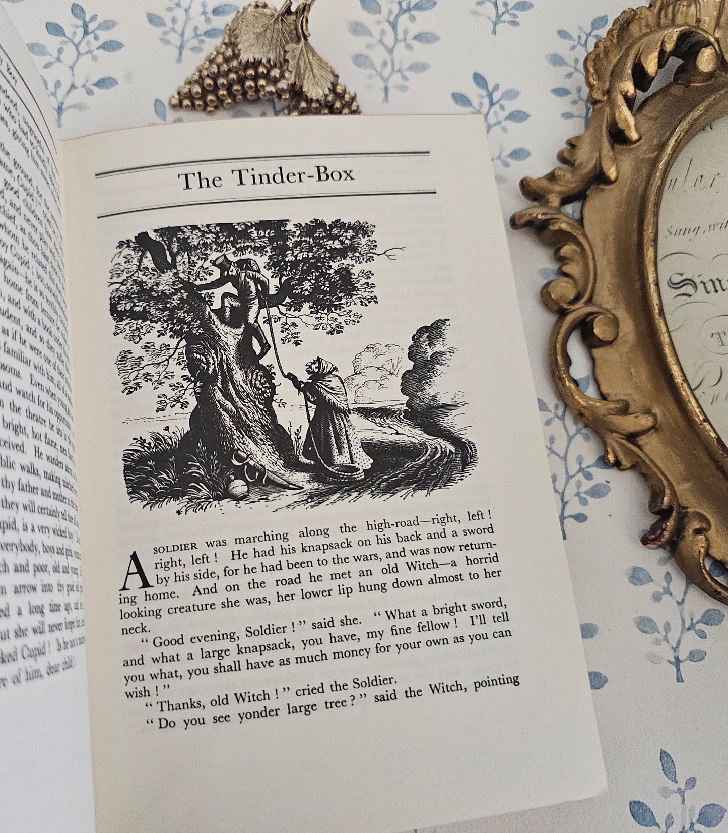 1959 Fairy Tales & Legends by Hans Andersen / Rex Whistler Illustrations / Beautiful Decorative Boards