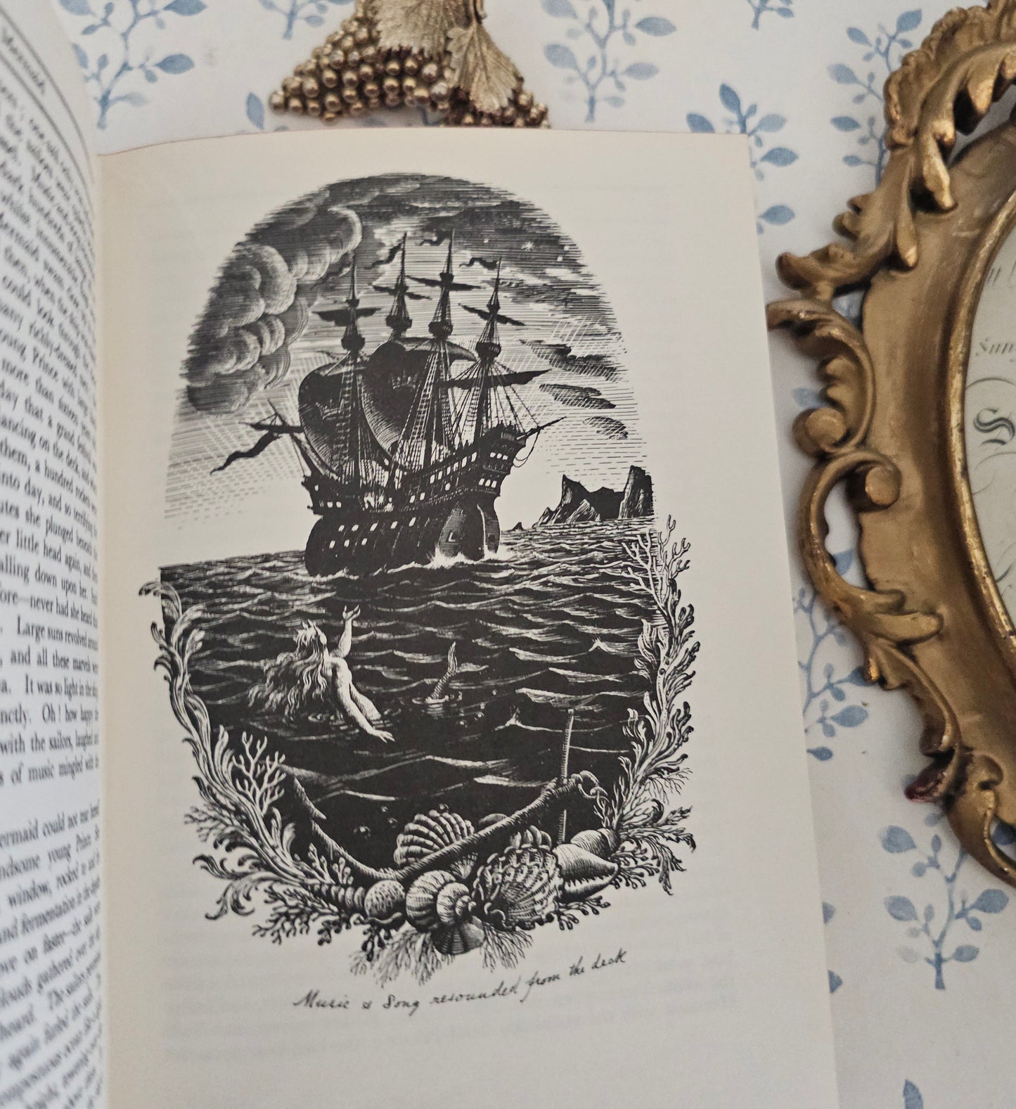 1959 Fairy Tales & Legends by Hans Andersen / Rex Whistler Illustrations / Beautiful Decorative Boards