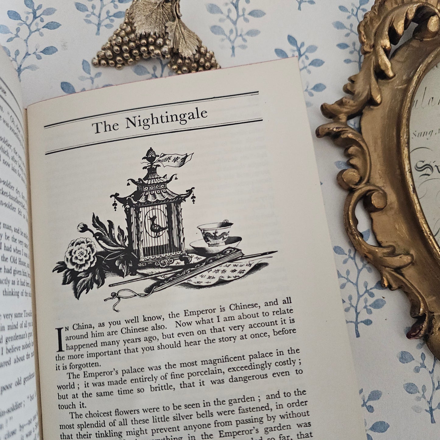 1959 Fairy Tales & Legends by Hans Andersen / Rex Whistler Illustrations / Beautiful Decorative Boards