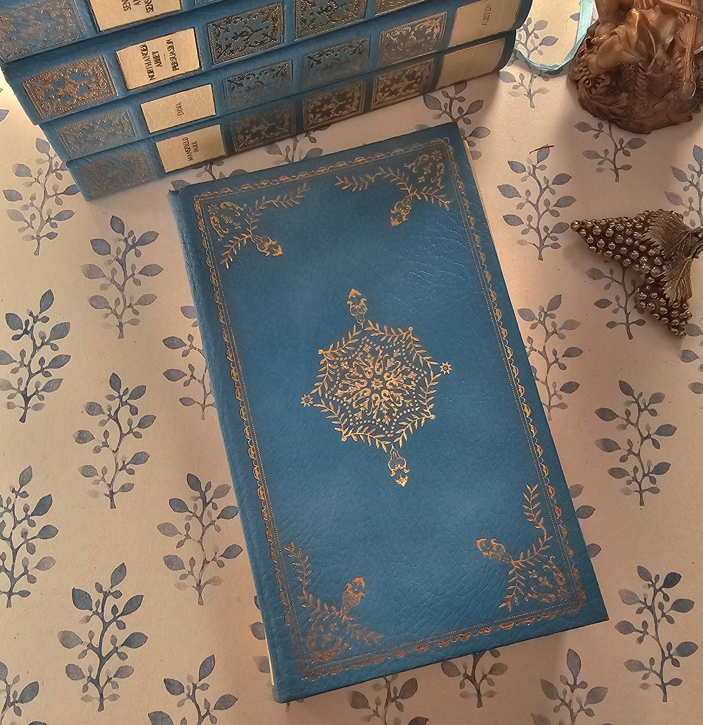 The Complete Novels of Jane Austen in Five Volumes / 23ct Gold on Real Lambskin Luxury Edition