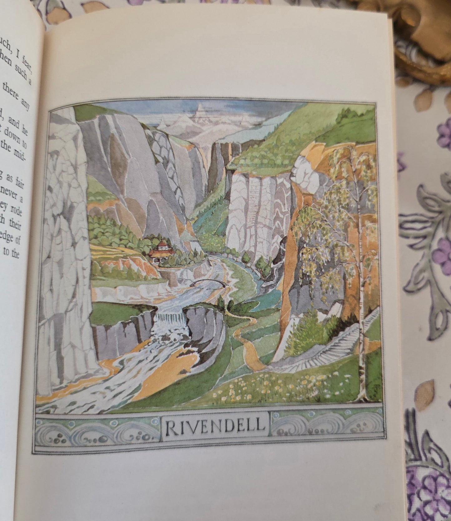 1975 The Hobbit by JRR Tolkien - With Lovely Dust Wrapper