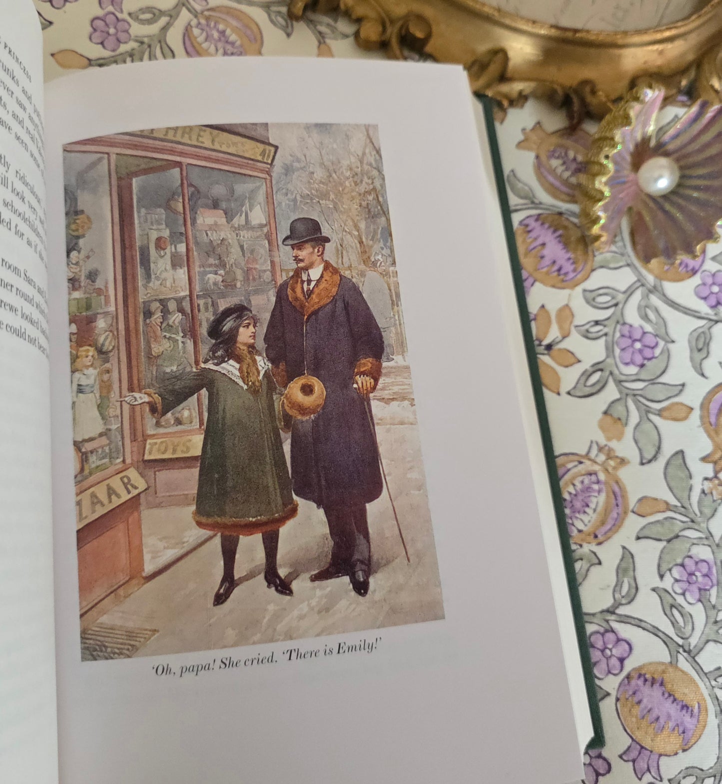 2008 A Little Princess by Frances Hodgson Burnett / SCARCE / The Folio Society, London / Slipcase Box / Excellent Condition / Eight Colour Plates