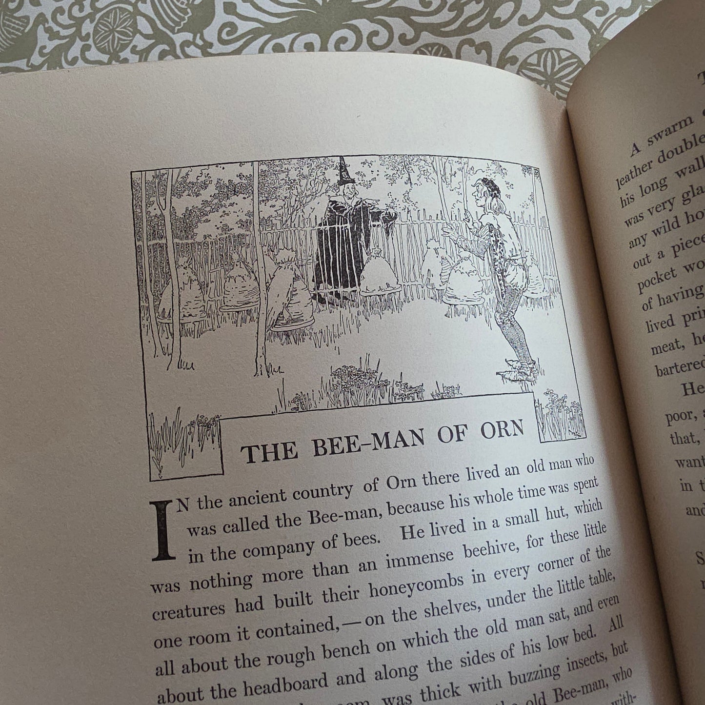 1906 The Queen's Museum and Other Fanciful Tales - Antique Illustrated Book