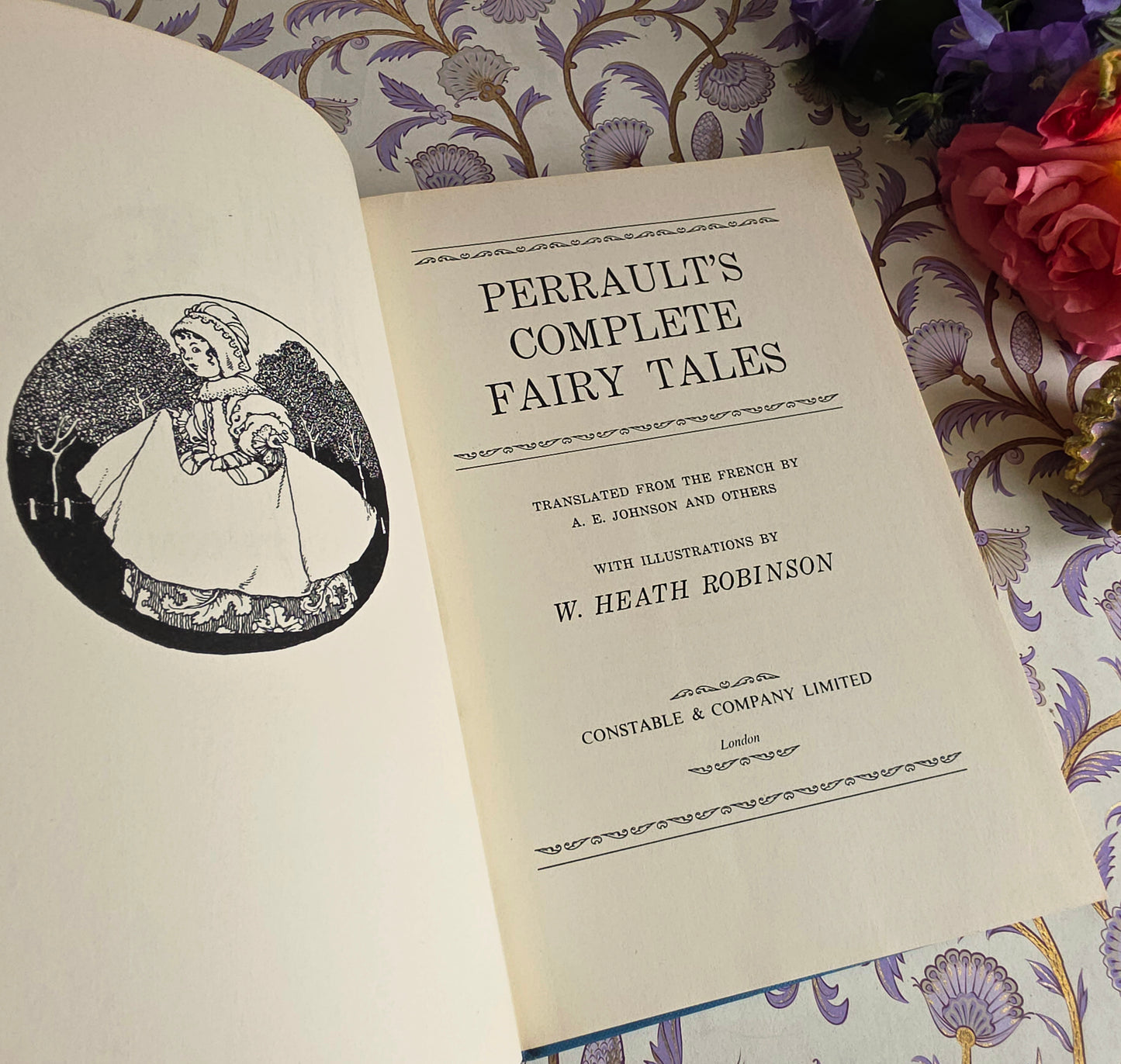 1962 Perrault's Complete Fairy Tales - Vintage Hardback Book