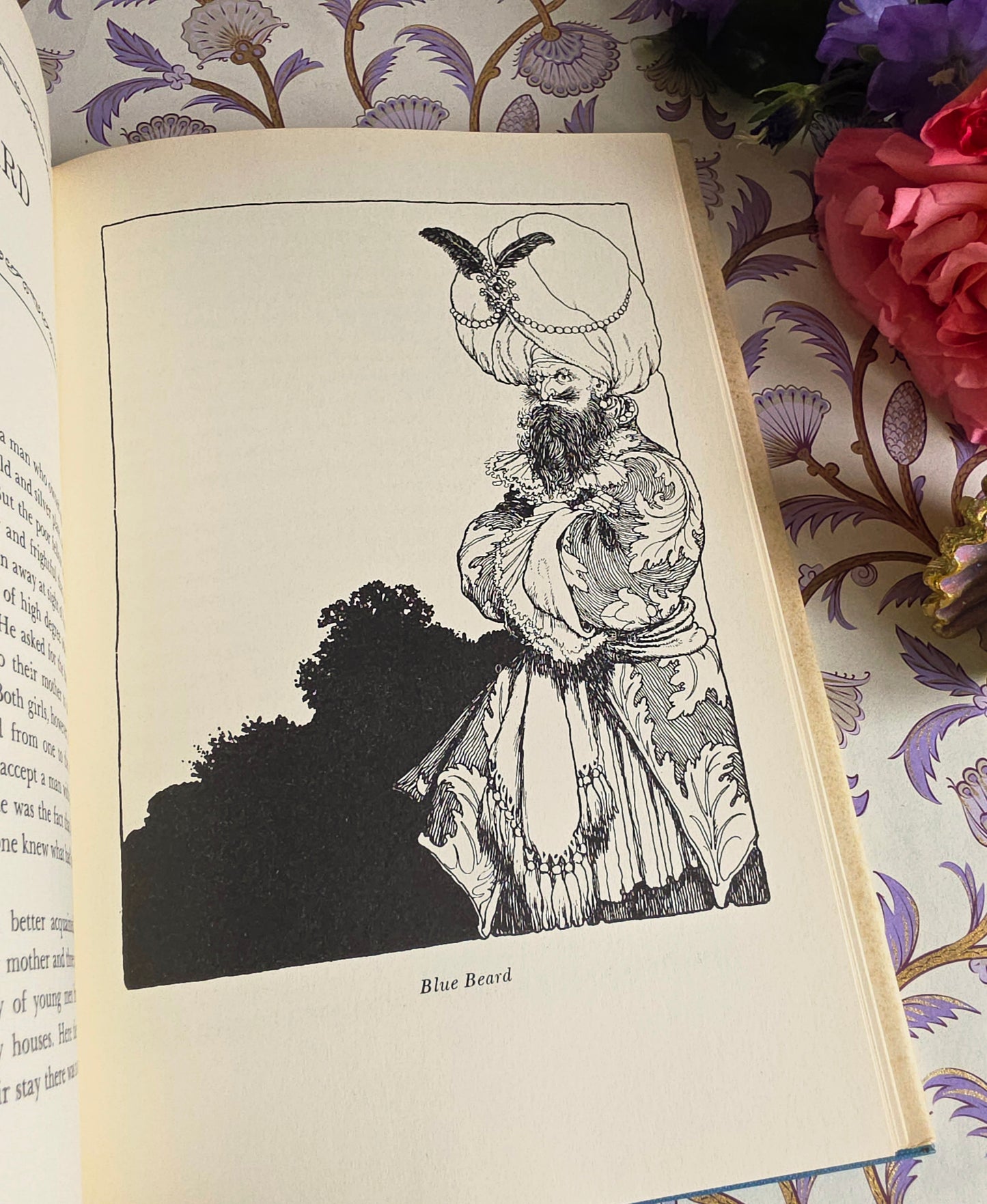 1962 Perrault's Complete Fairy Tales - Vintage Hardback Book