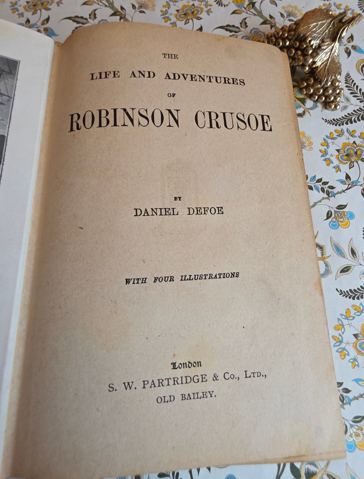 Early 1900s The Life and Adventures of Robinson Crusoe - Illustrated Antique Book