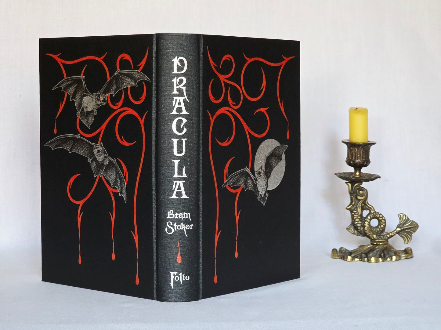 2009 Dracula by Bram Stoker - Collectible Hardback Book in Slipcase - Illustrated