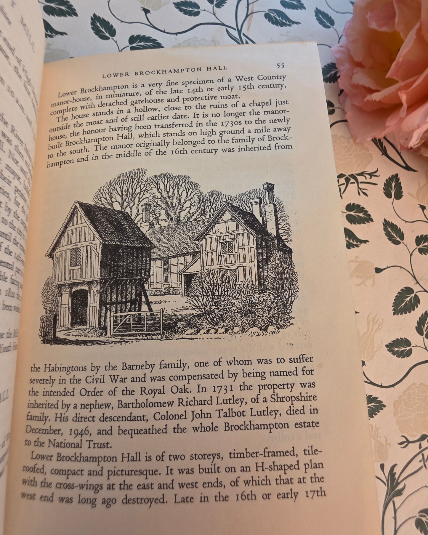 1948 National Trust Guide - (Historic) Buildings - Illustrated Vintage Book