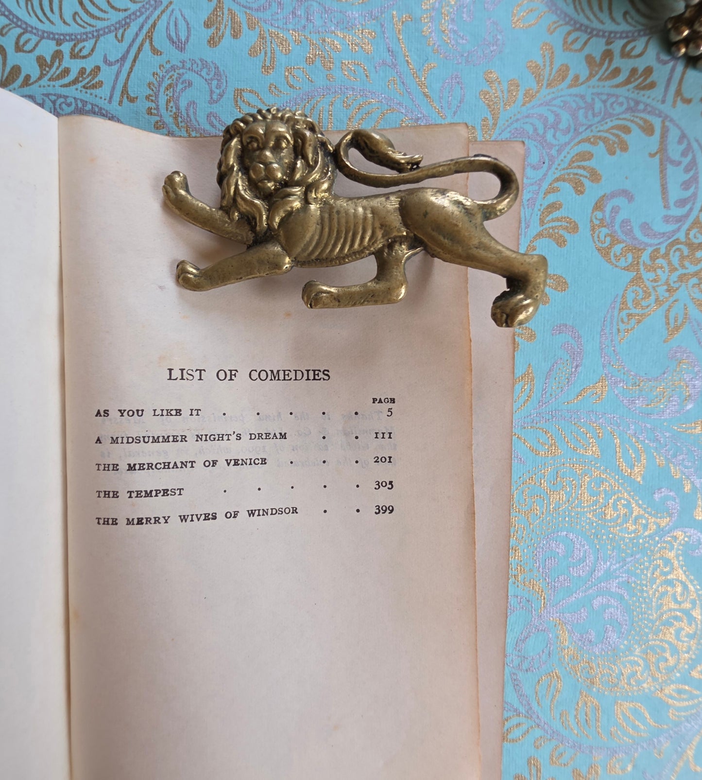 c1928 Shakespearean Comedies - Vintage Leather Bound Pocket-Sized Book