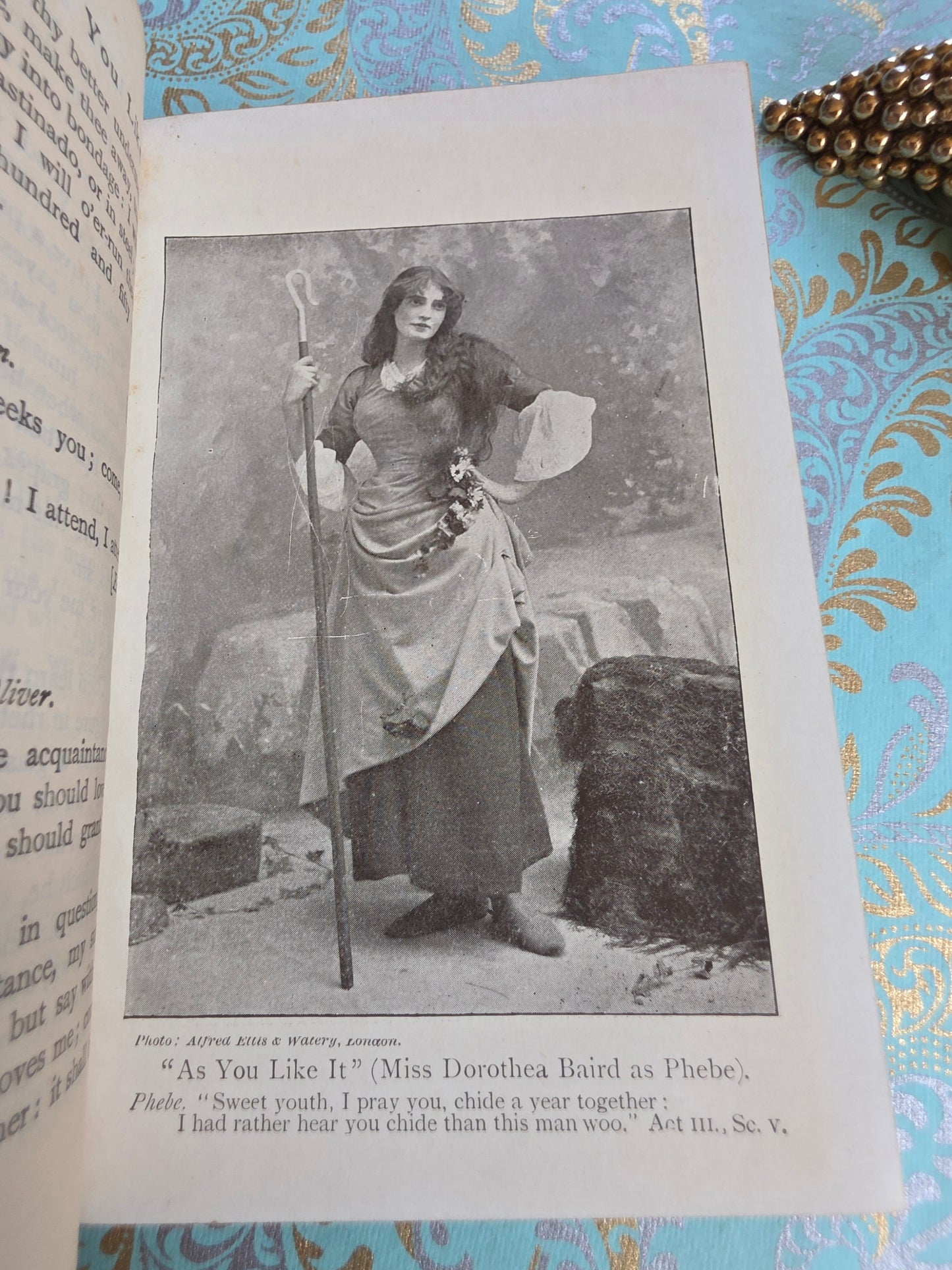 c1928 Shakespearean Comedies - Vintage Leather Bound Pocket-Sized Book