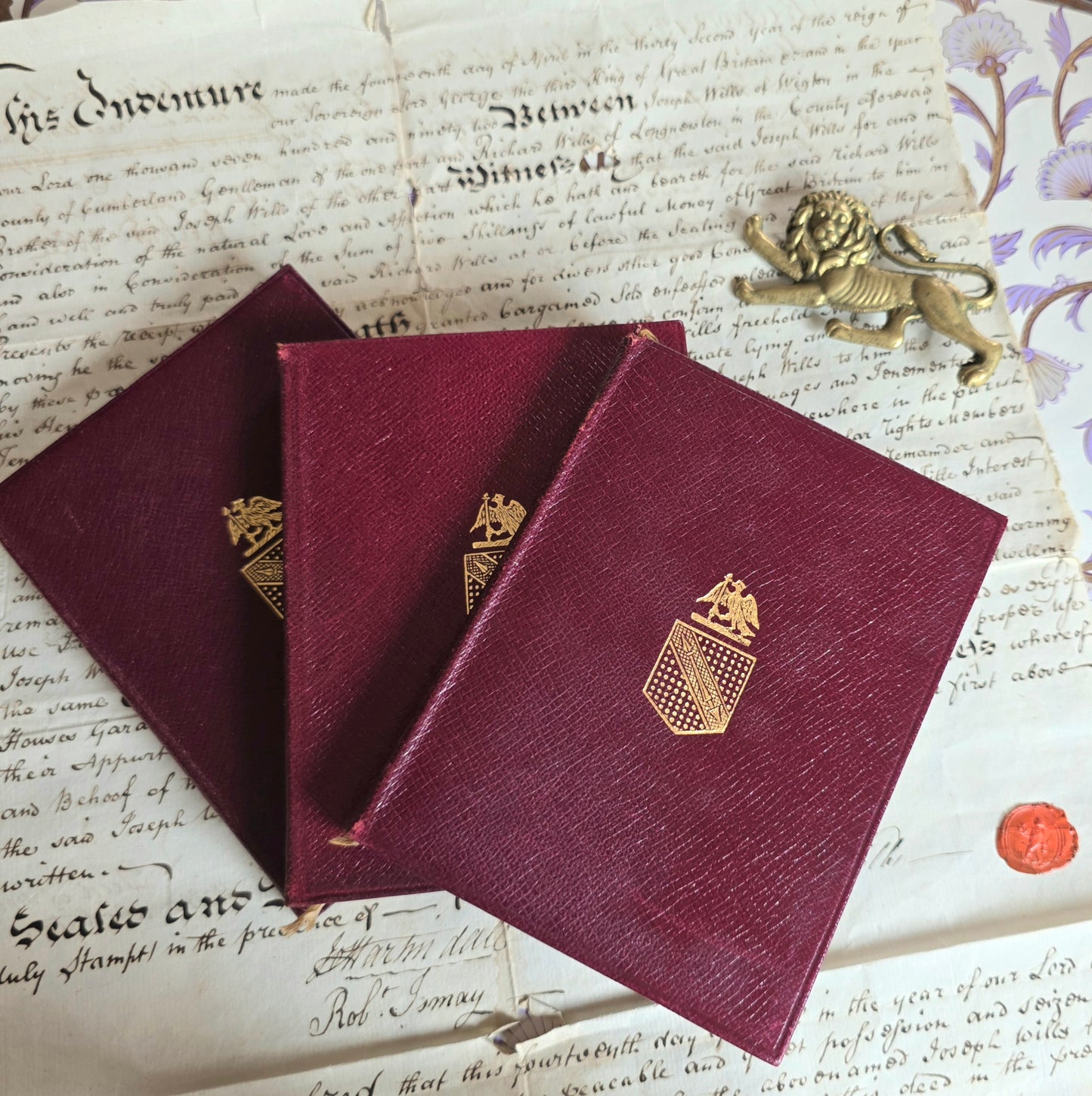 1910 Shakespeare - New Temple Collection - Complete Antique Set in Bespoke Tabletop Wooden Shelf