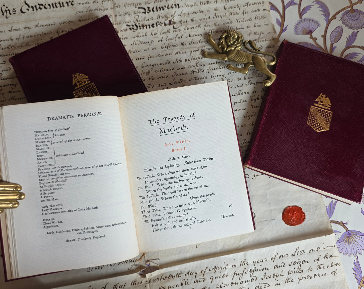 1910 Shakespeare - New Temple Collection - Complete Antique Set in Bespoke Tabletop Wooden Shelf